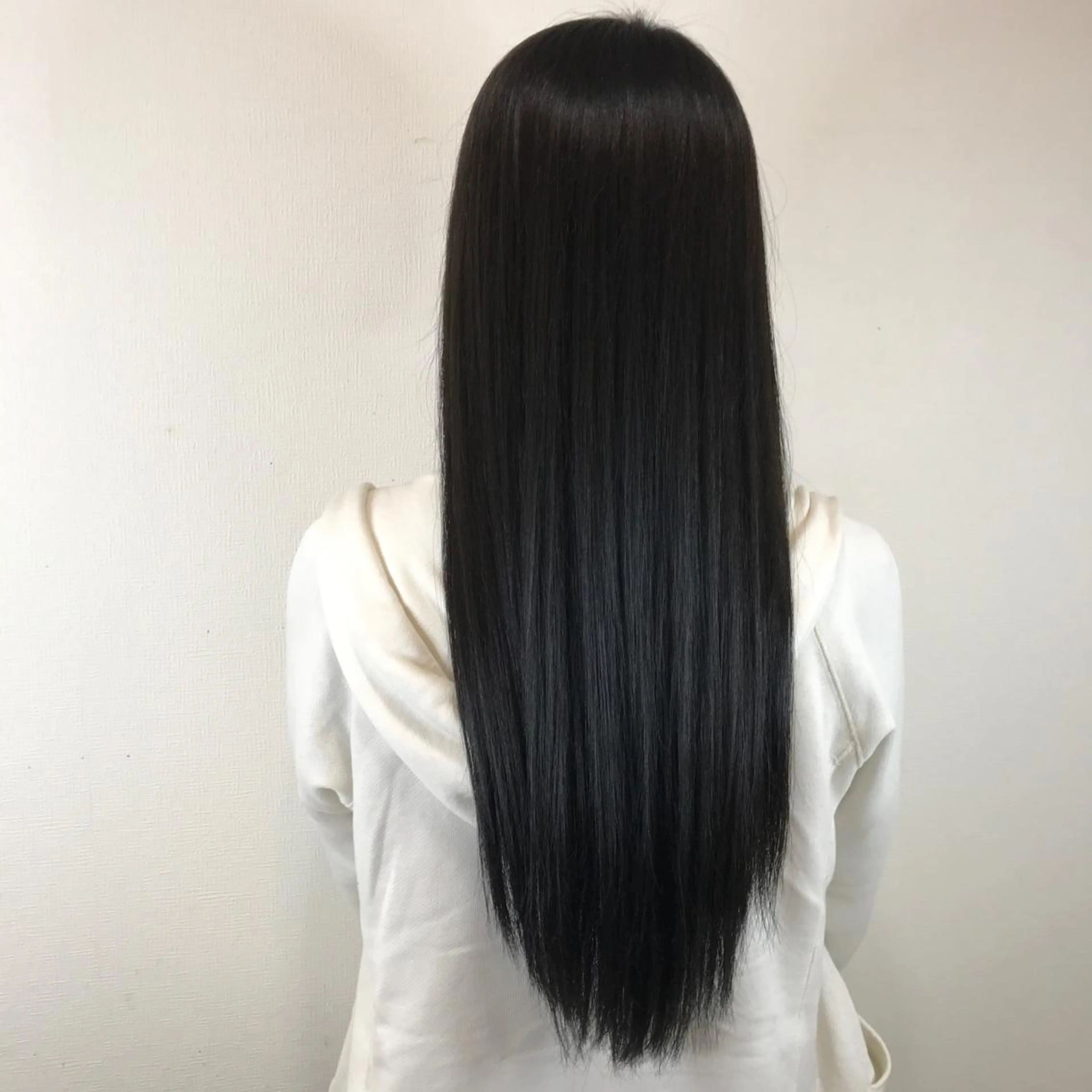 ロング アッシュ 髪質改善 白髪ぼかし、剥がし 富田隼仁のヘアスタイル