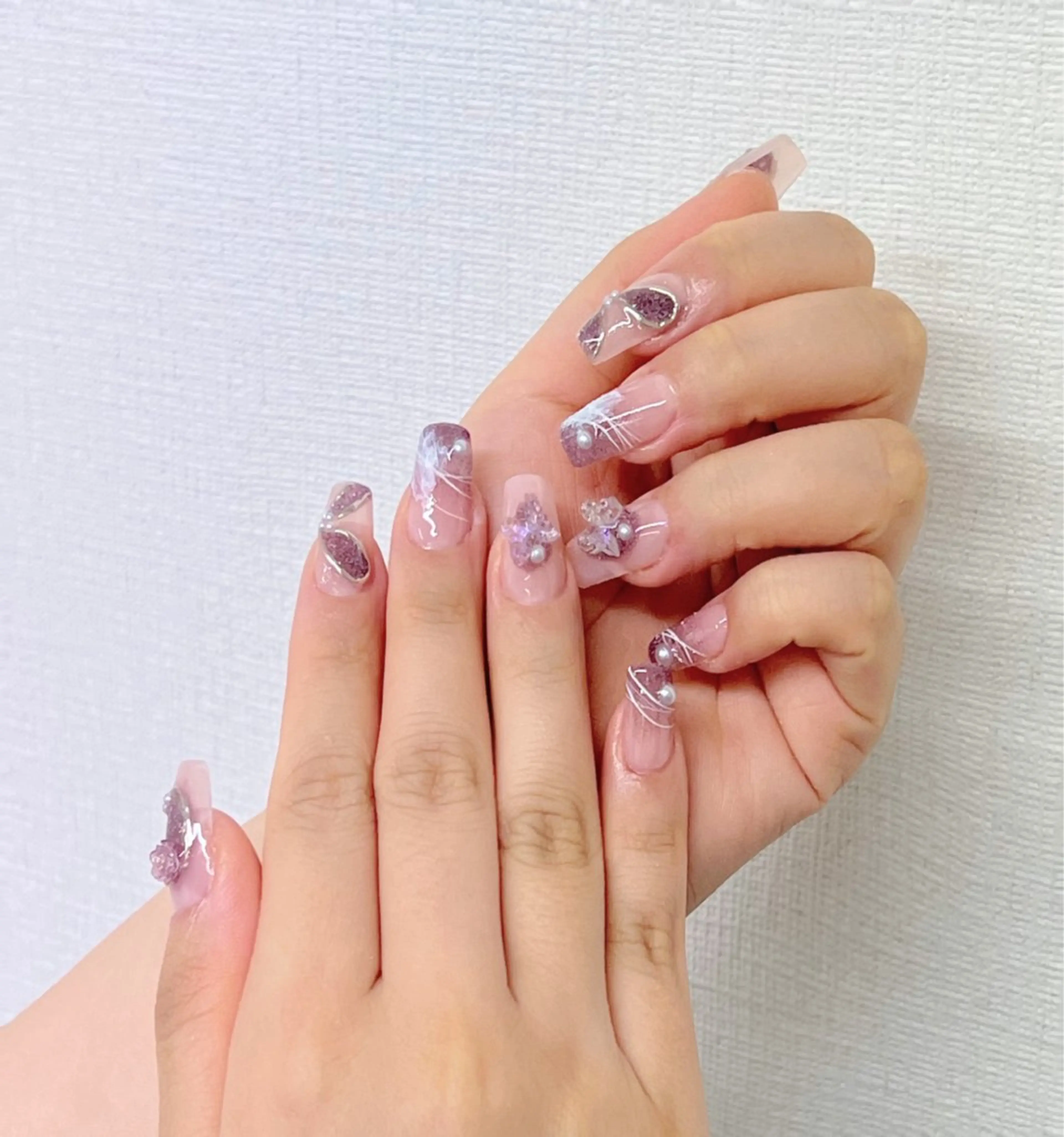 ネイル オーロラネイル 長さ出し フレンチネイル ジェルネイル ガラスフレンチ ハンドネイル 🌟桜beauty 🌟プロ ネイリストのネイルデザイン