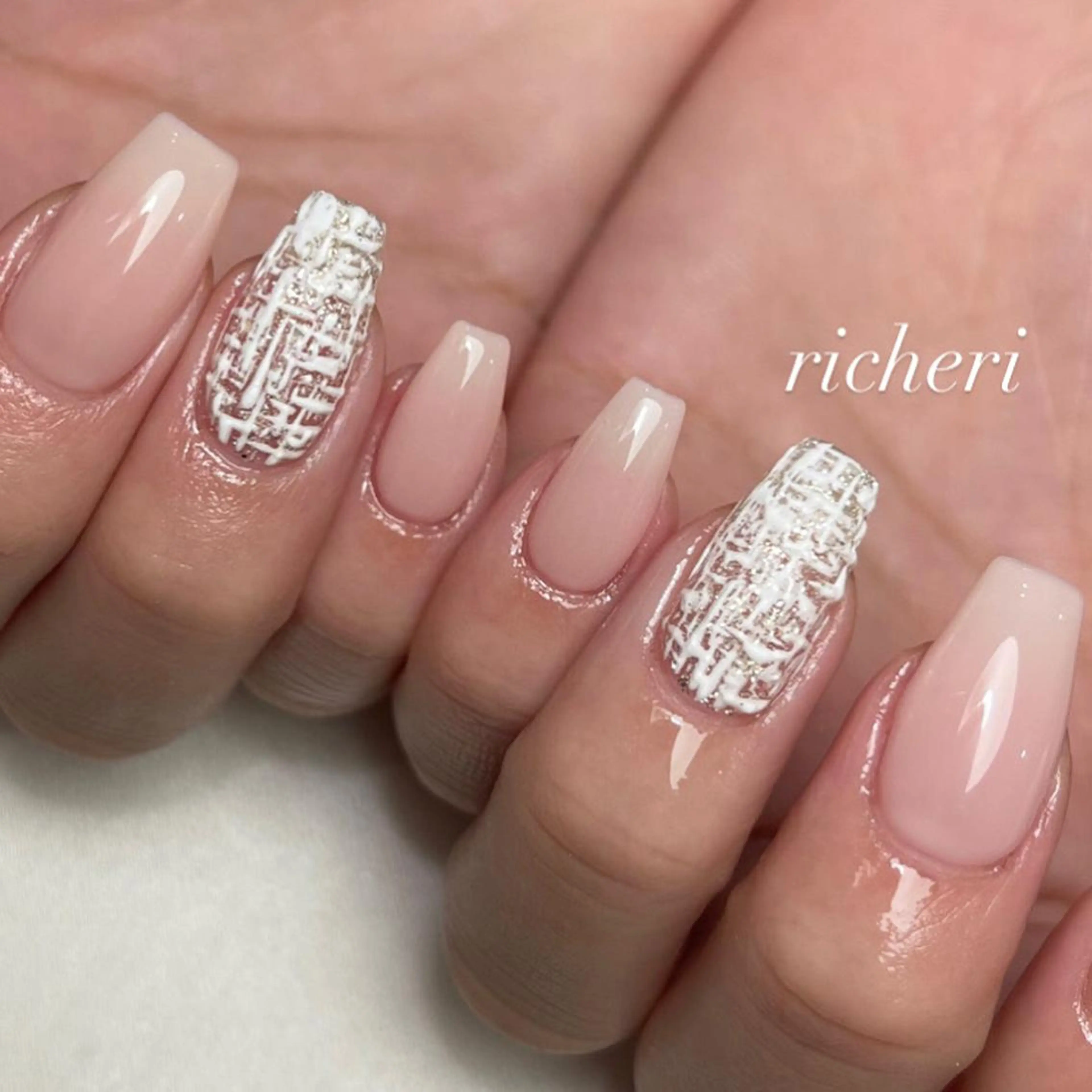 ミディアム ネイル ハンドネイル richeri beautyのエステ・リラクイメージ