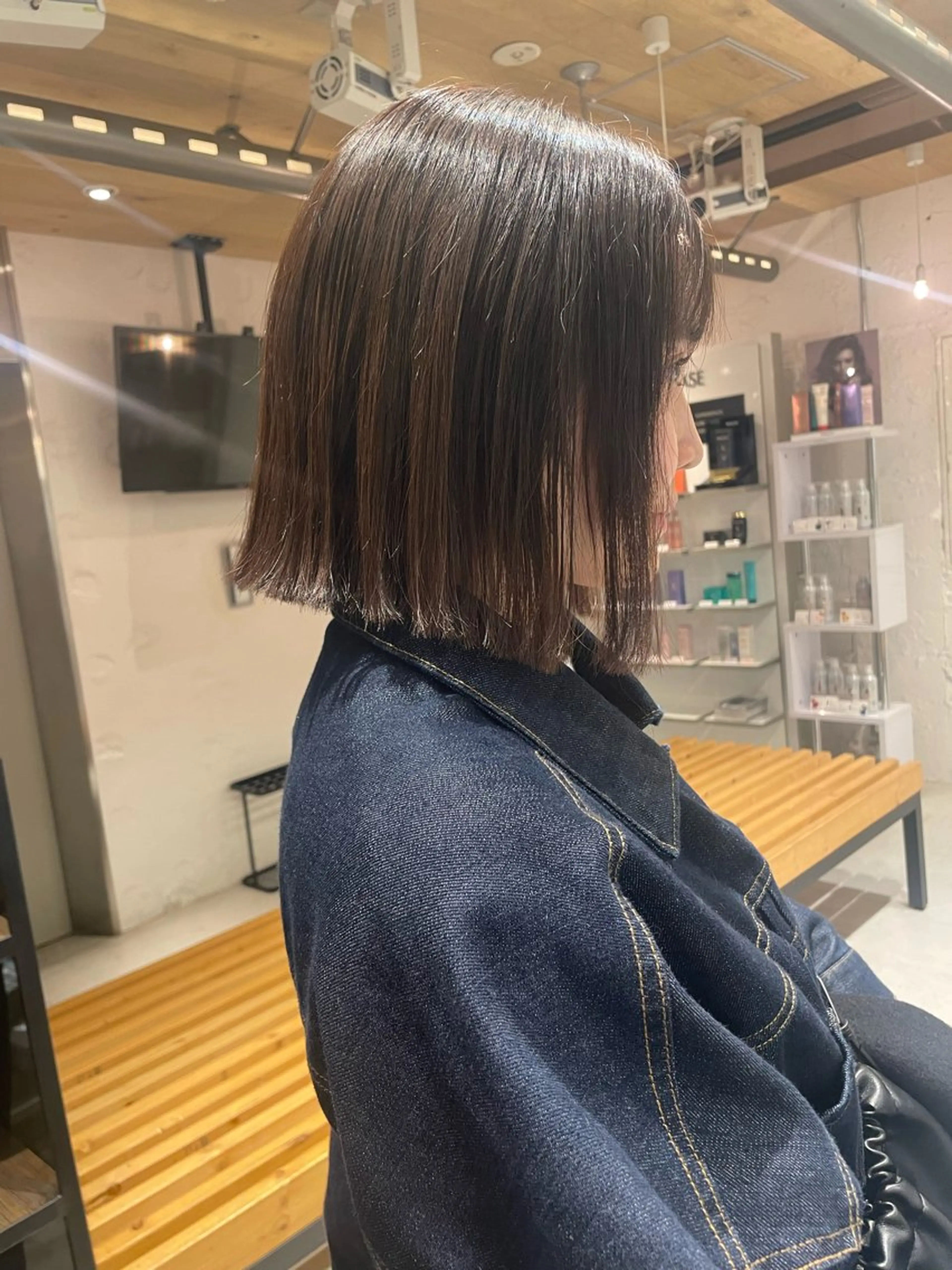 ミディアム カラー LUNTY NAMBA所属・艶ハイトーン👑♡ NATSUKIのヘアスタイル