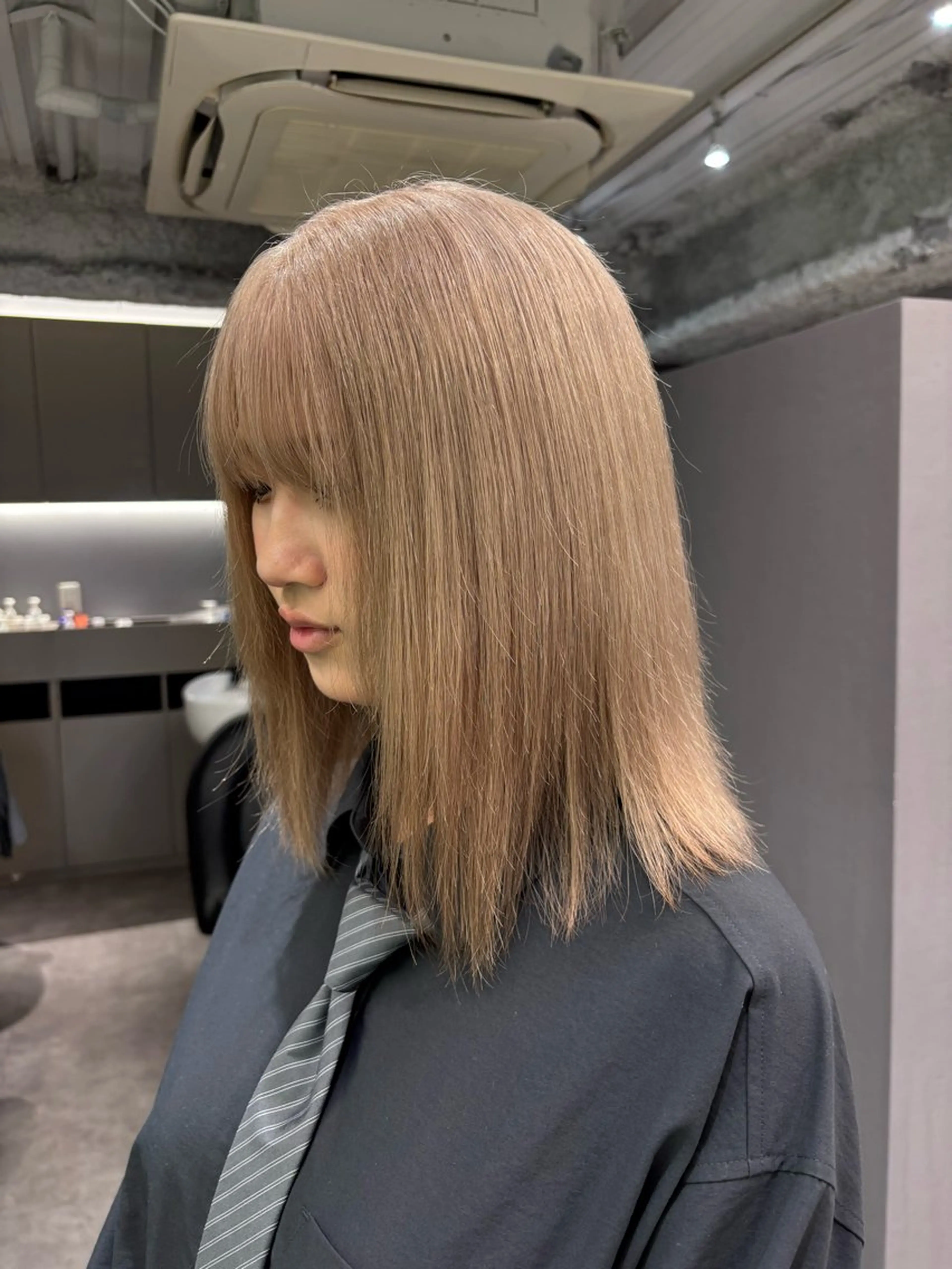 ミディアム カラー ベージュカラー ミルクティーベージュ ヘアカラー トリートメント 名古屋／デザイン／ ブリーチ/松井亮磨のヘアスタイル