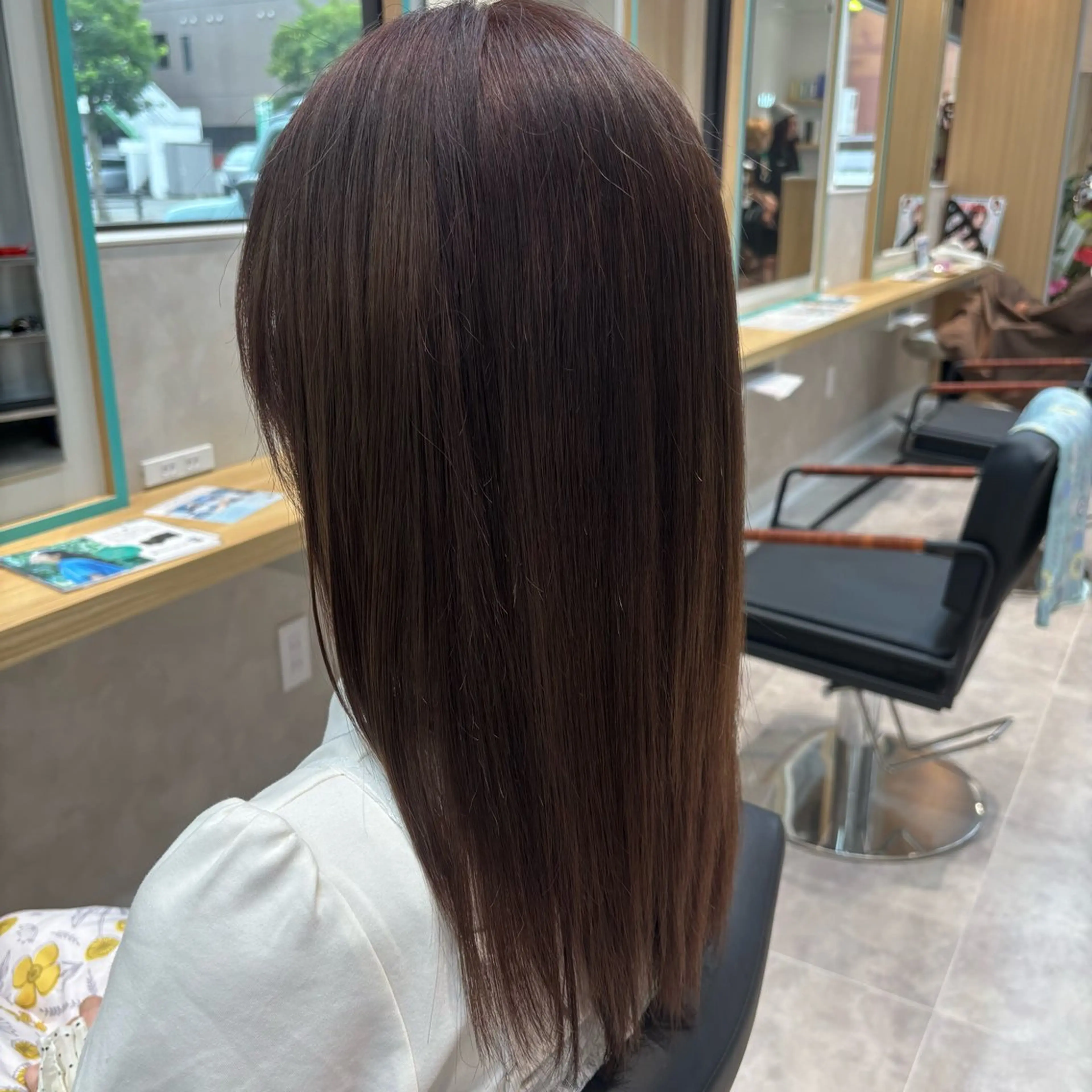 セミロング カット ヘアカラー 鼎一真ハイトーン/ パーマ/何でも屋さんのヘアスタイル