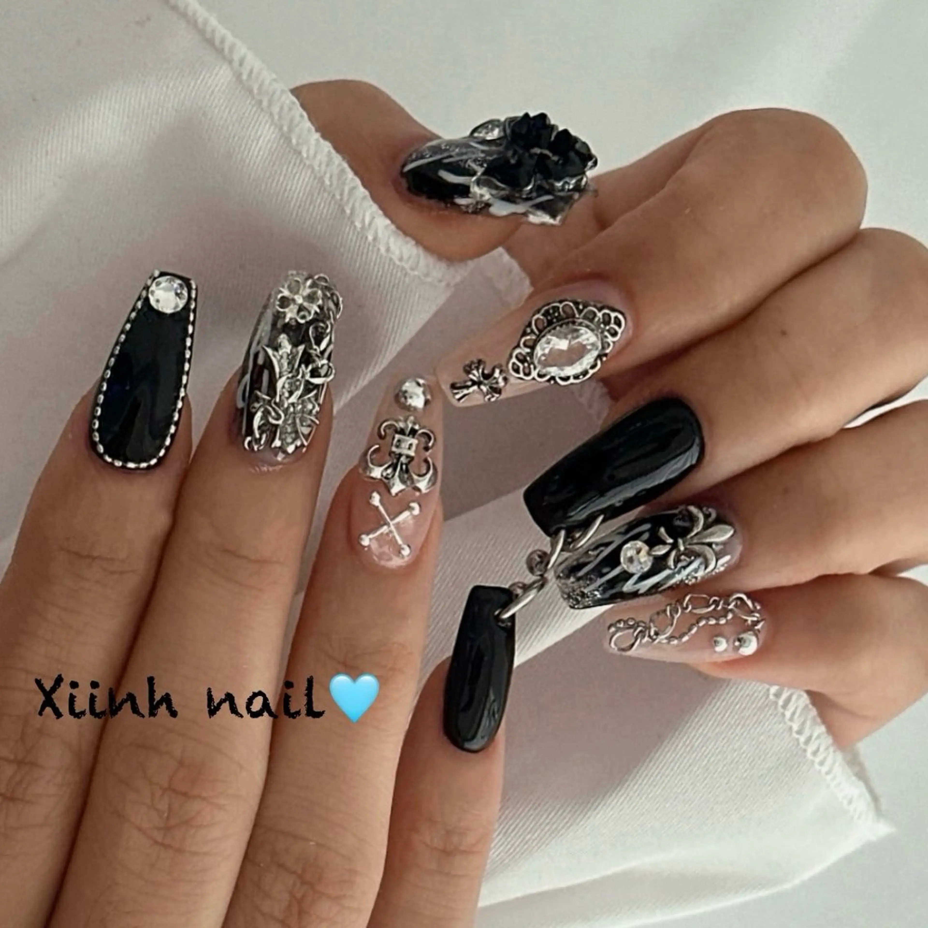 ネイル チークネイル フットネイル フレンチネイル ジェルネイル ハロウィン XIINH NAIL SALONのネイルデザイン