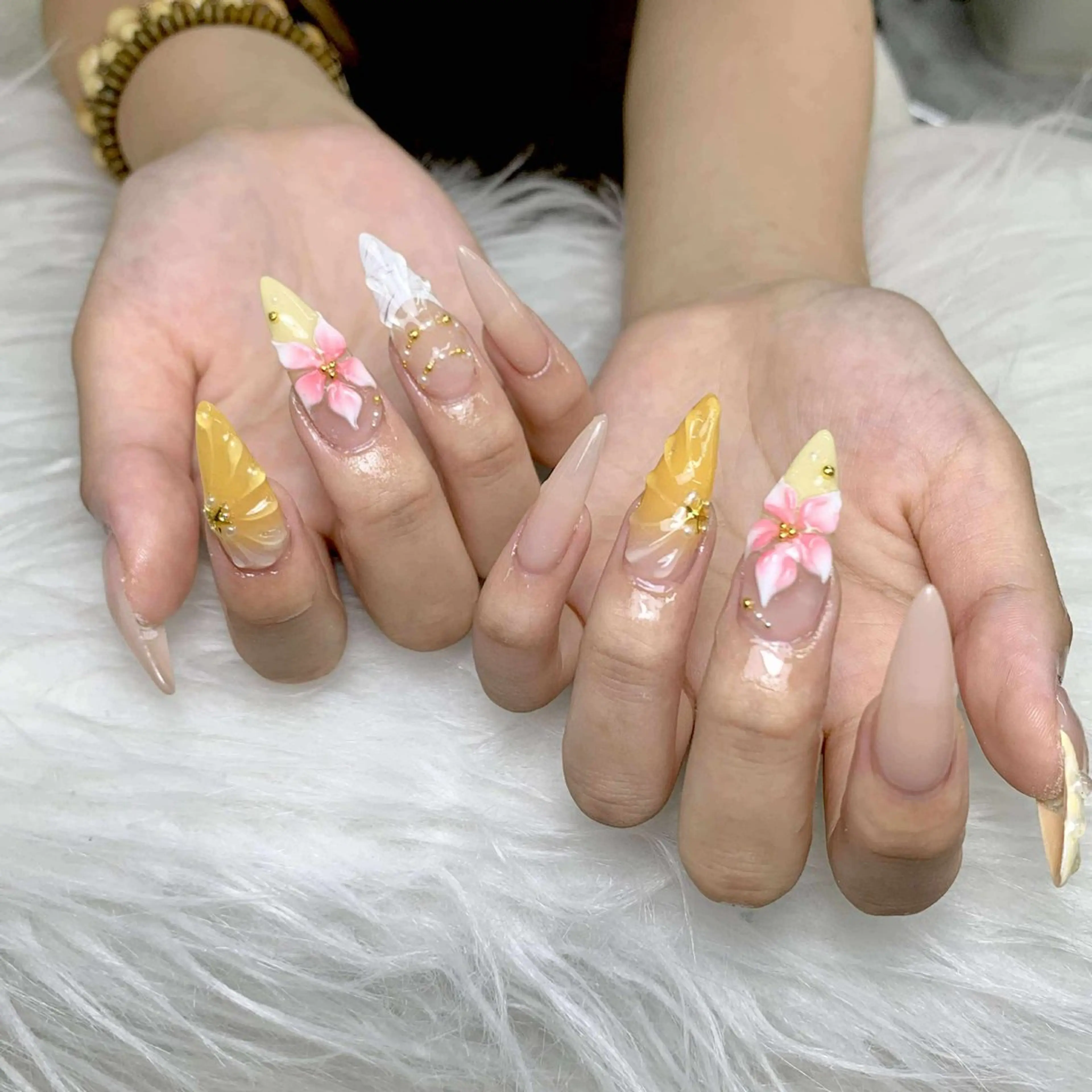 ネイル ハンドネイル ハンドケア Nova Nail Nambaのネイルデザイン