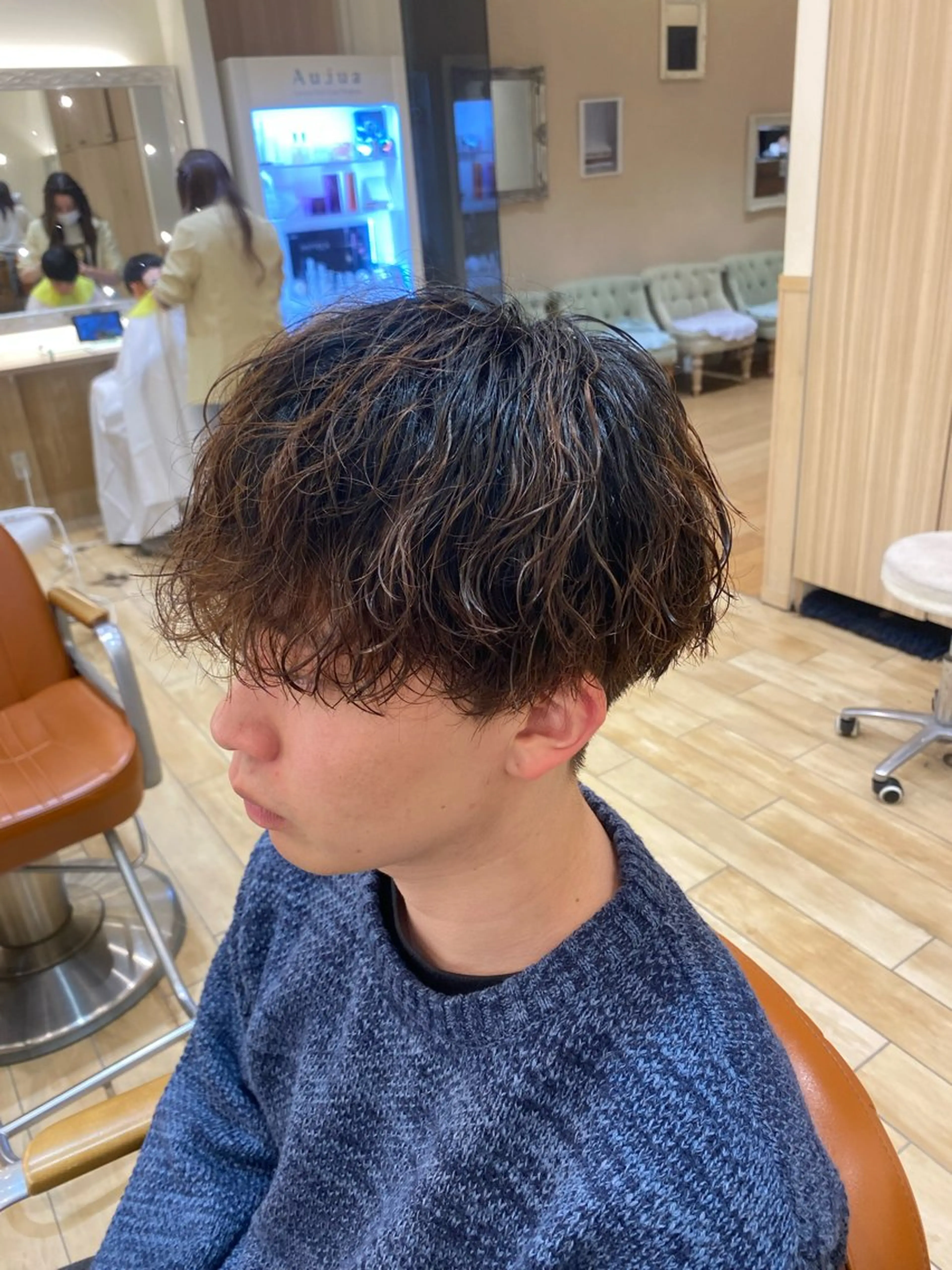 ミディアム カラー パーマ メンズ ミディアムパーマ メンズパーマ カット パーマ トリートメント ヘアセット 新宿メンズパーマ ヨモギダのヘアスタイル