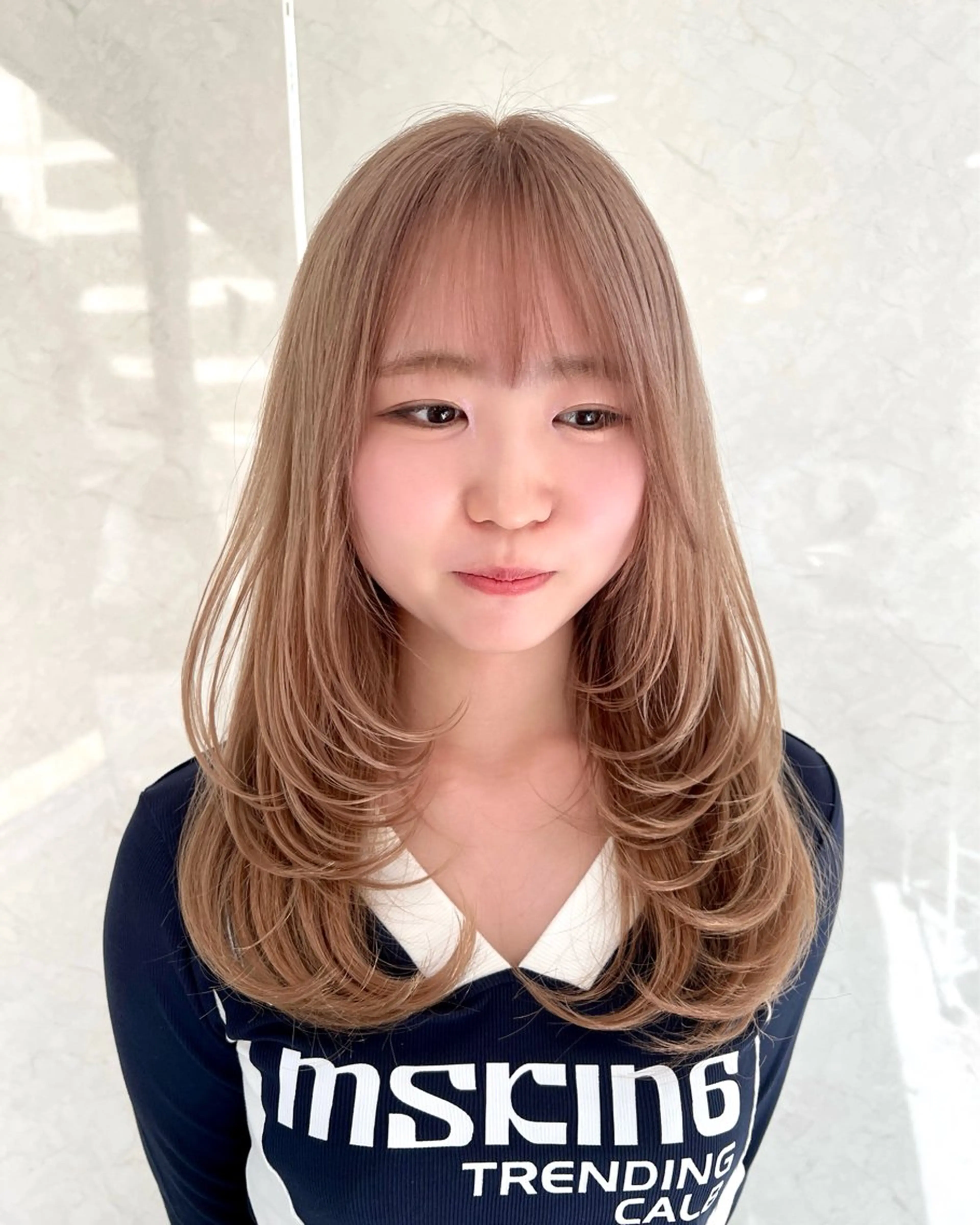 セミロング カラー ヘアアレンジ 韓国風カラー 韓国風ヘア レイヤーカット カット ヘアカラー トリートメント ヘッドスパ ヘアセット 顔まわりカット の達人のヘアスタイル