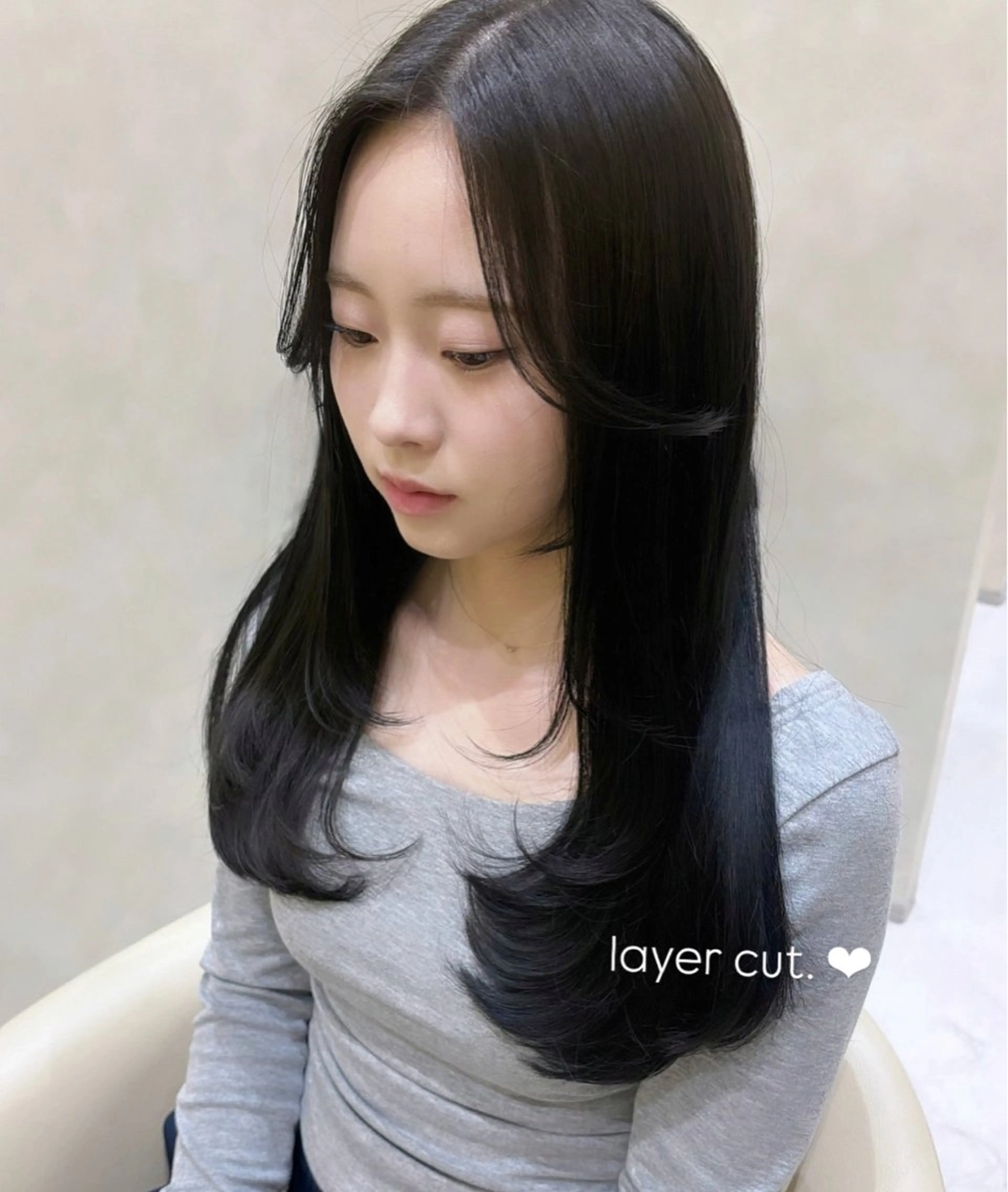 セミロング レイヤーカット Yukie♡ Zinaのヘアスタイル