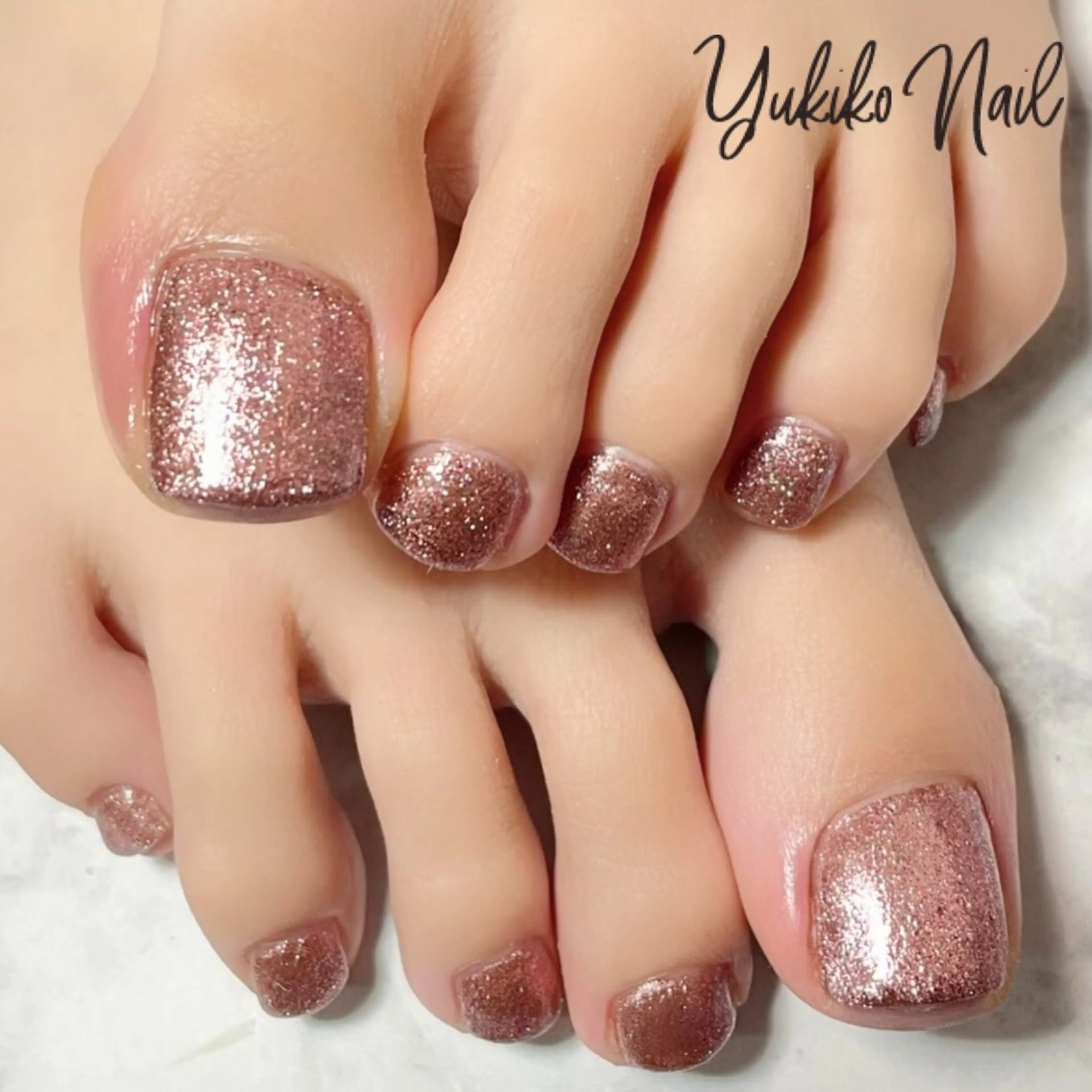 ネイル フットネイル キラキラネイル ラメ(グリッター) ワンカラーネイル ピンク フットネイル ユキコ ネイルのネイルデザイン