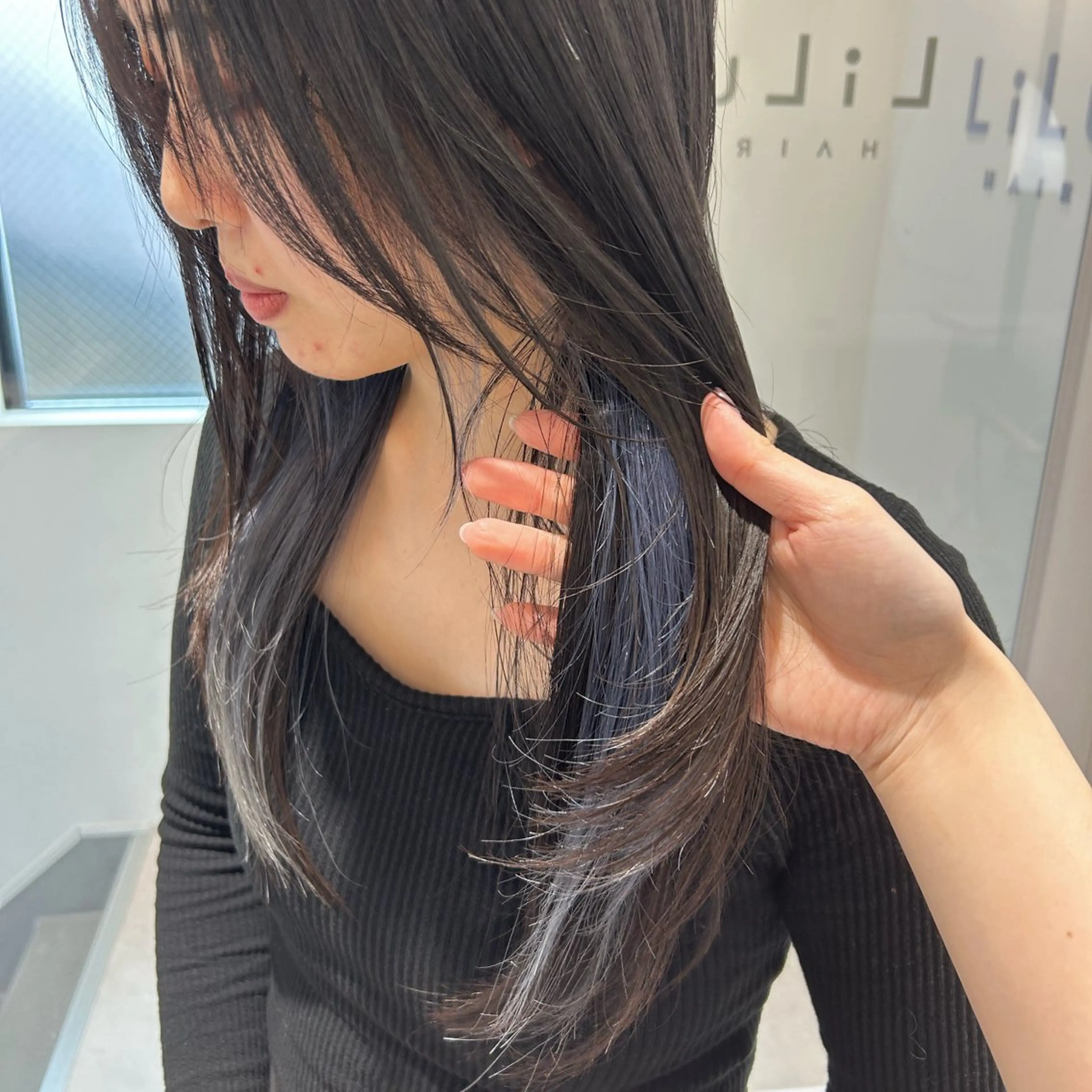 セミロング カラー チアキ ジュリのヘアスタイル