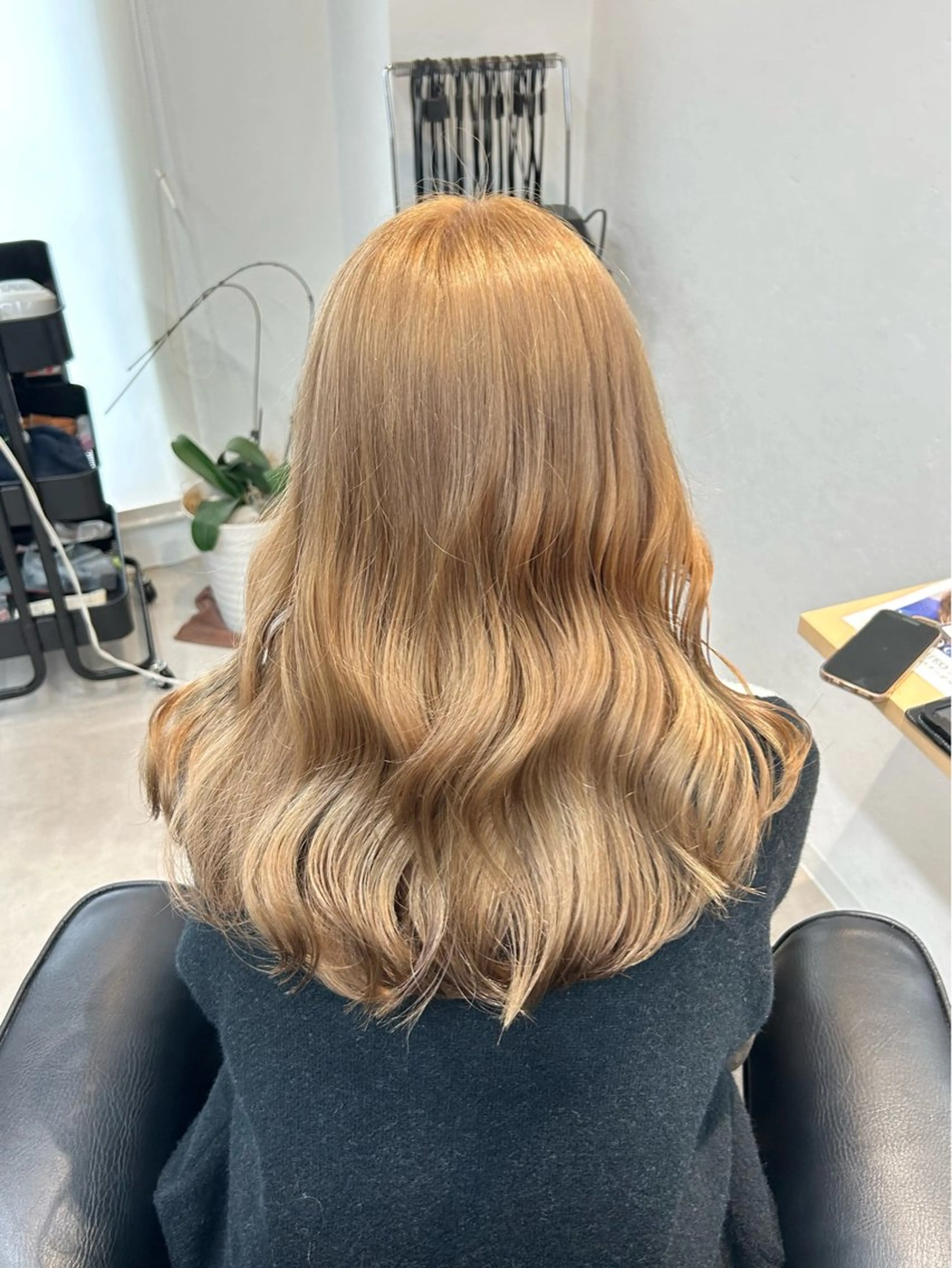 セミロング カラー ベージュカラー ミルクティーベージュ カット ヘアカラー トリートメント 韓国ボブ/レイヤー/ ハイトーン/まなみのヘアスタイル