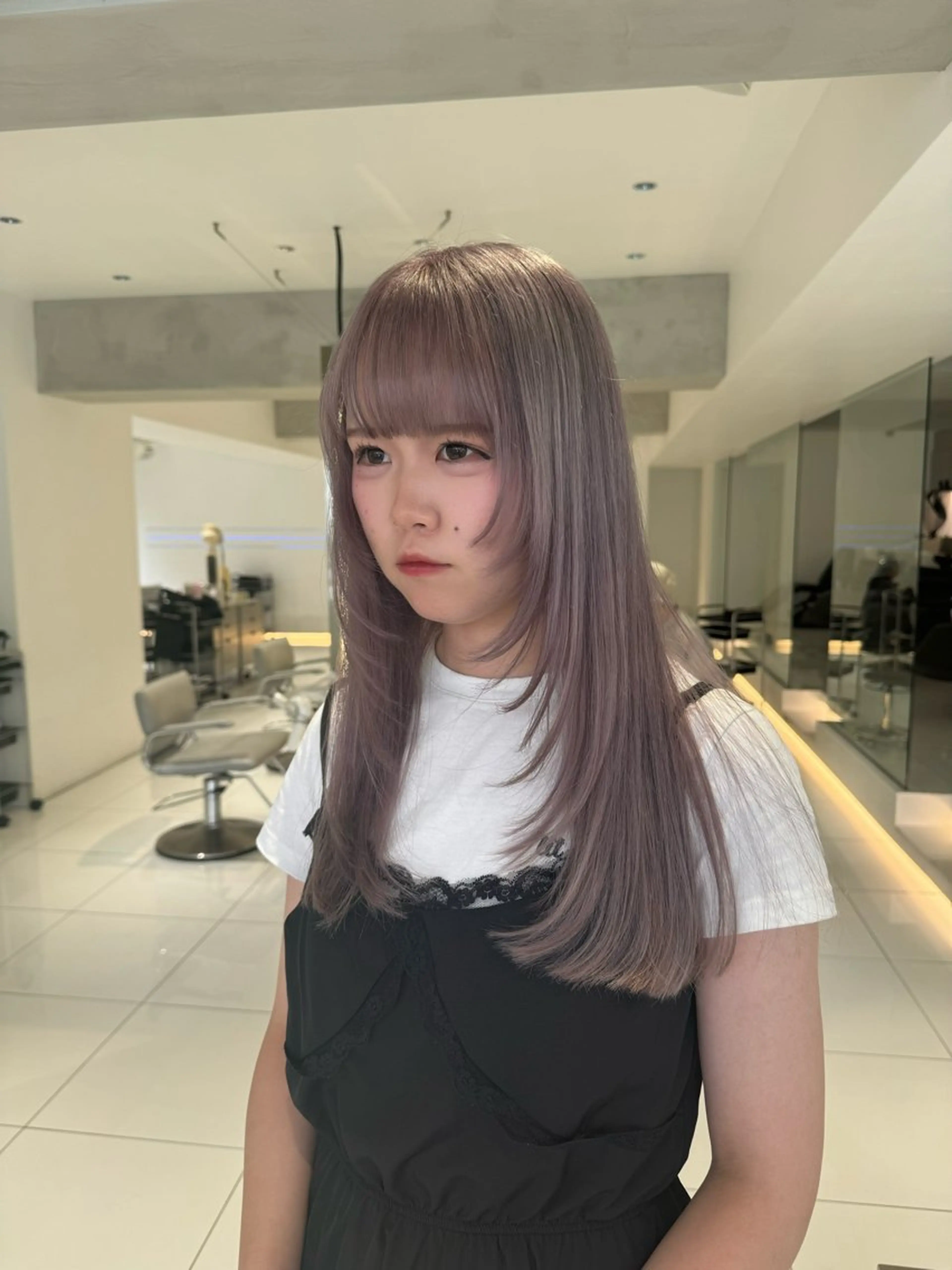 ロング カラー ブリーチ ラベンダーカラー ラベンダーグレー 顔まわりレイヤー レイヤーカット ｱｵﾇﾏﾐﾕ☁️ /ボブ/ハイトーン/のヘアスタイル