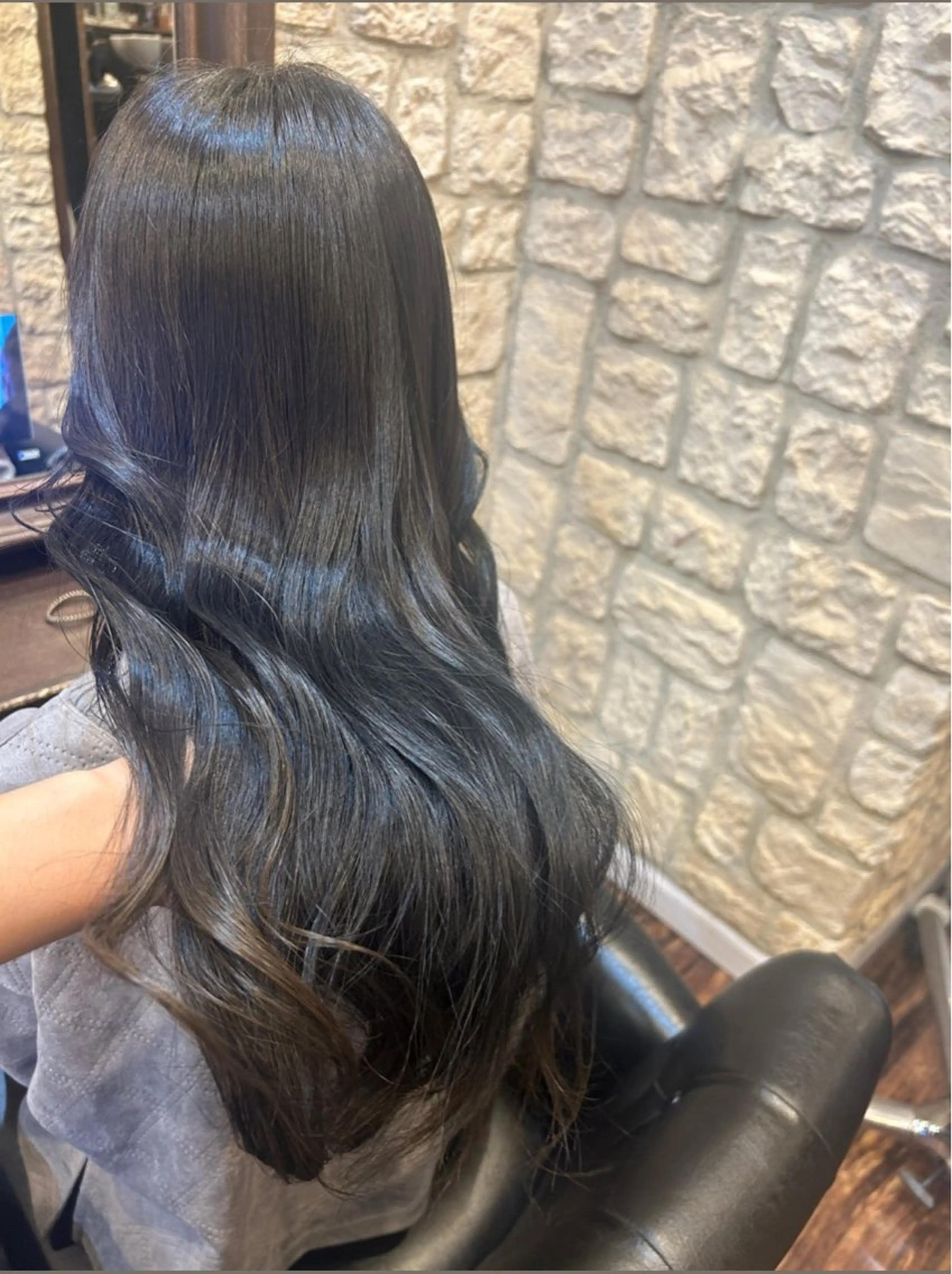 ロング カラー ヘアアレンジ ブリーチ ブルーカラー ブリーチなしカラー トリートメント カット ヘアカラー トリートメント 大城 統也のヘアスタイル