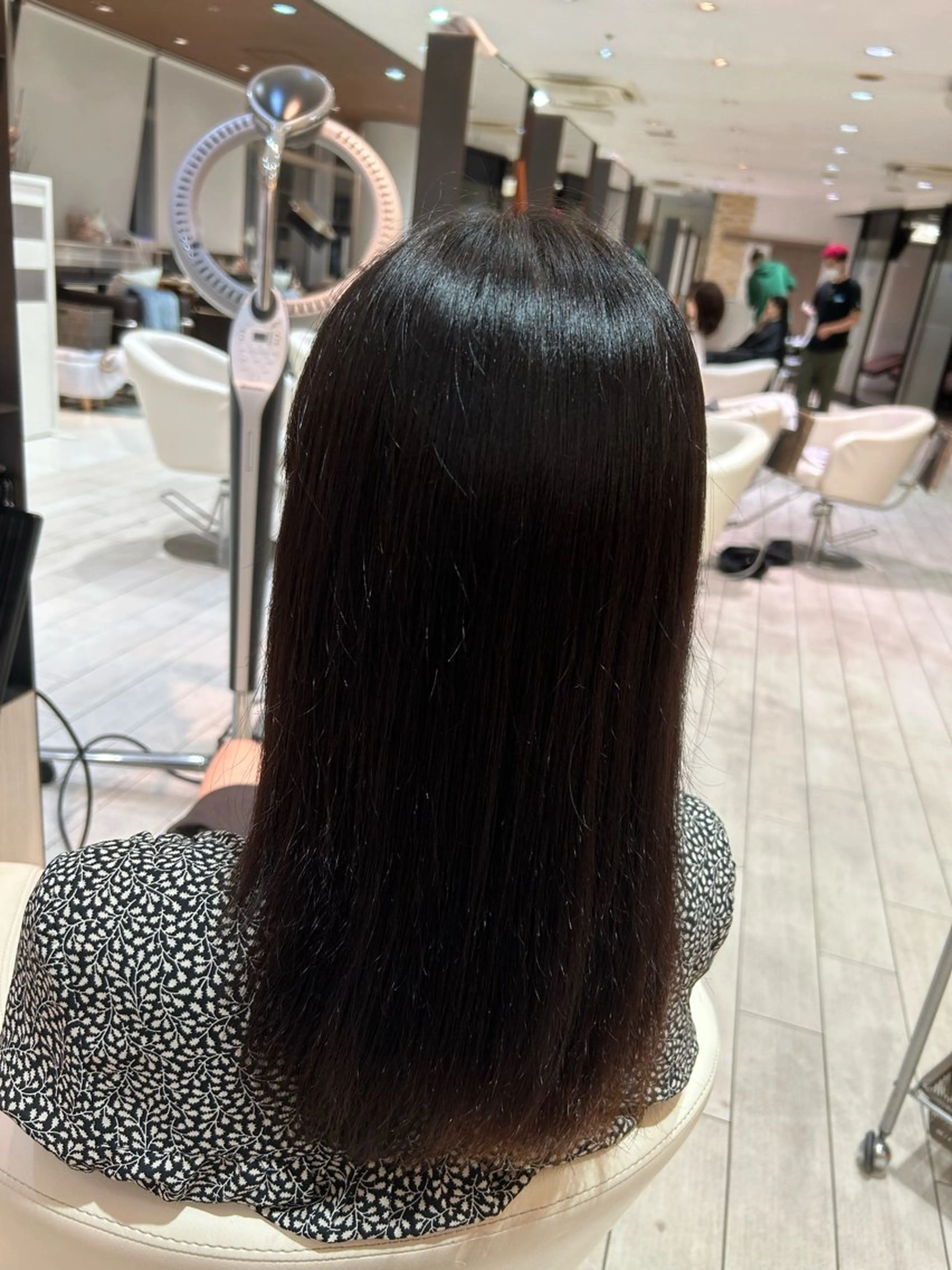 セミロング カラー トリートメント 土田 アキナのヘアスタイル