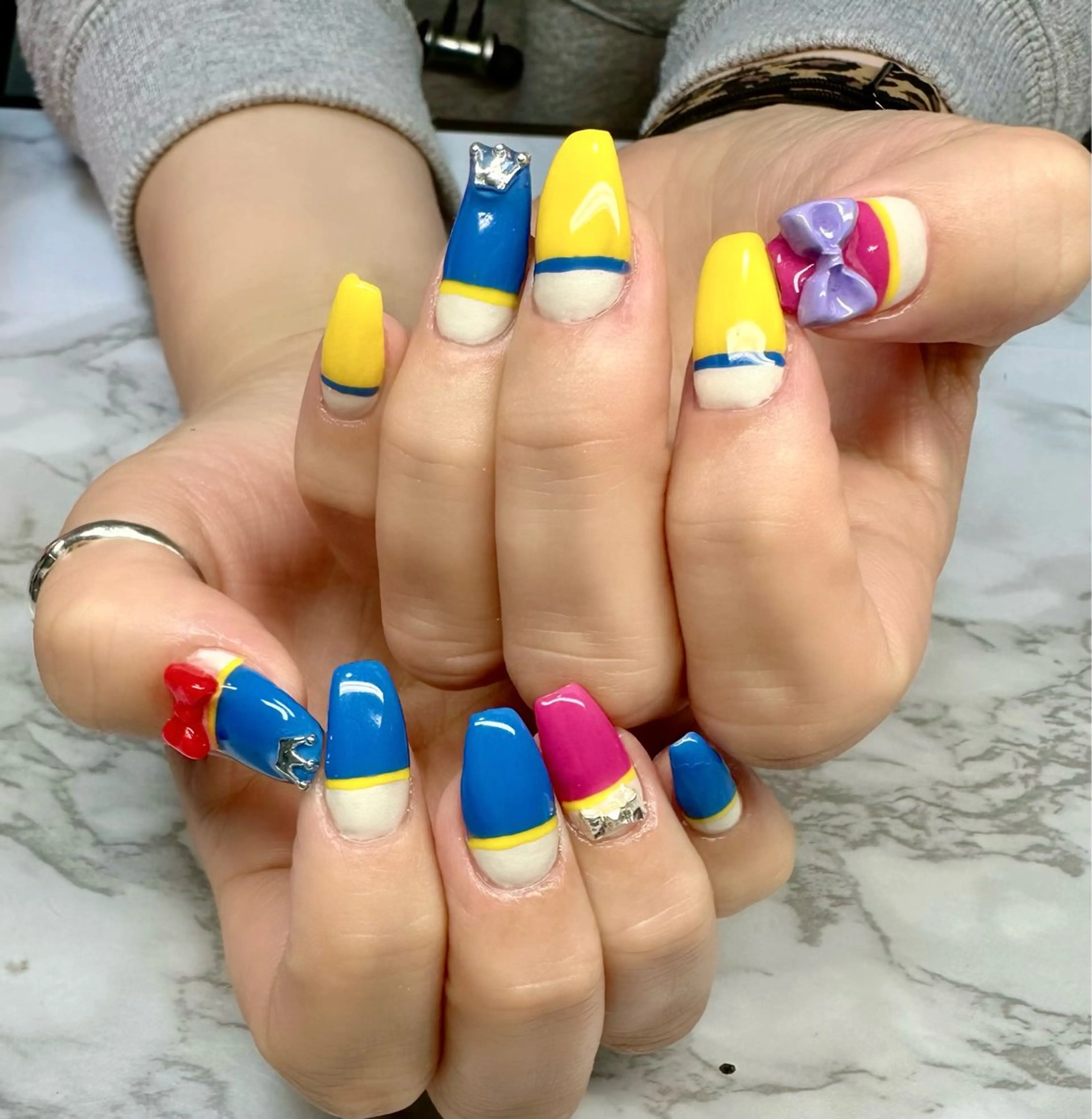ネイル リボン 春ネイル M.N_ nailのネイルデザイン