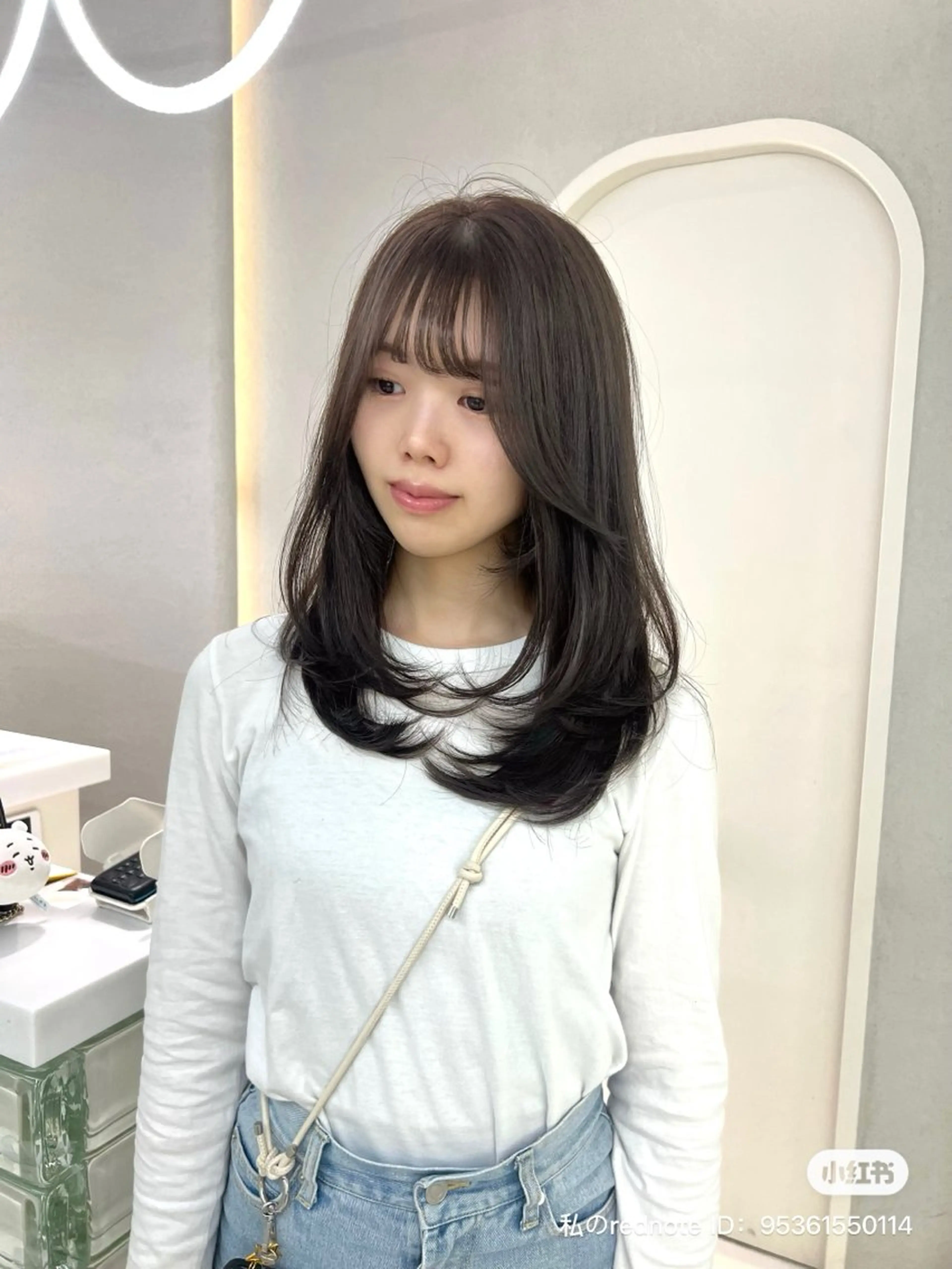 ミディアム ミディアムレイヤー 伸ばしかけ レイヤーカット ヘアカラー GAGA所属・GAGA AMIKAのヘアスタイル