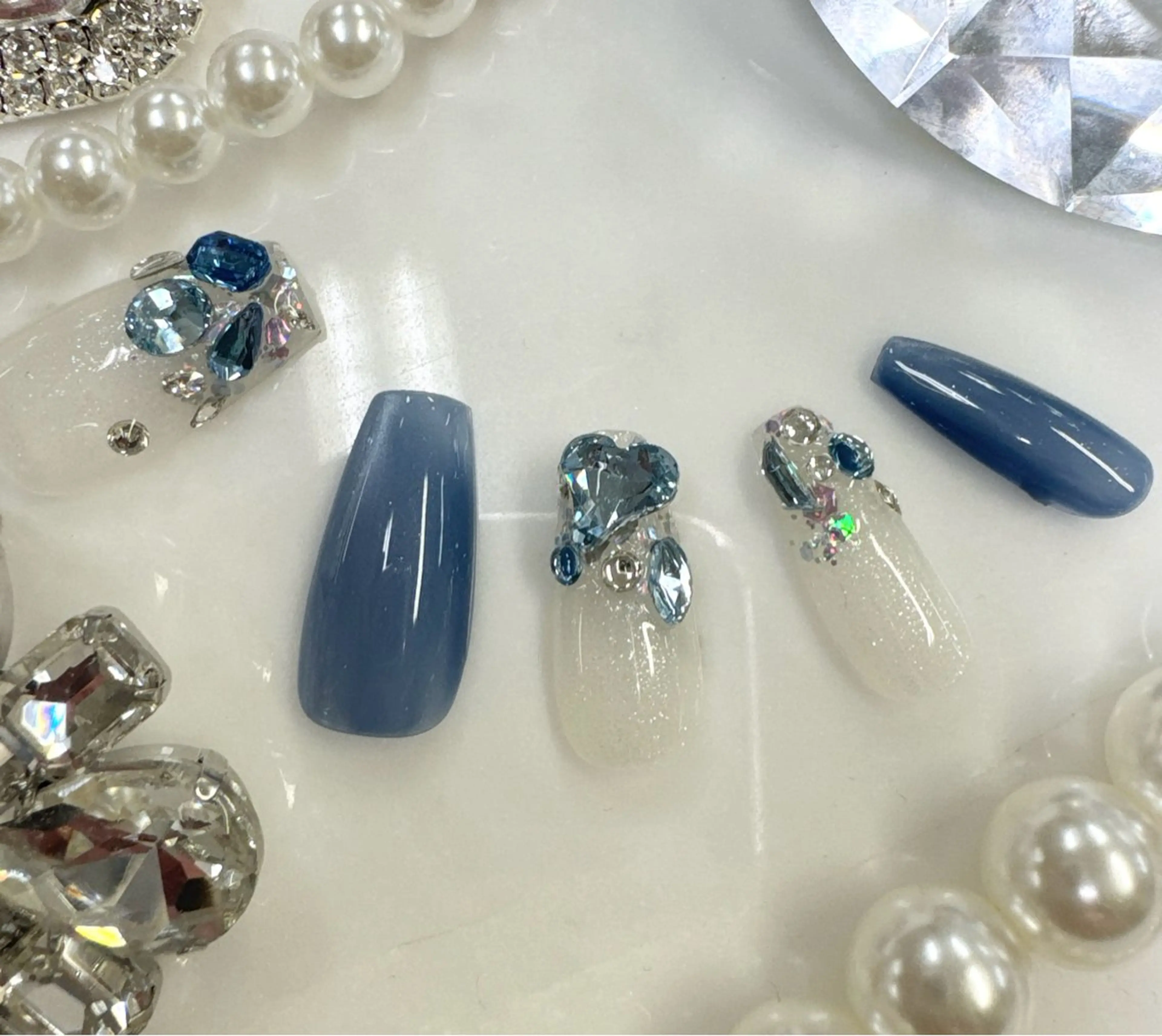 ネイル 長さ出し フレンチネイル ジェルネイル ガラスフレンチ マグネットネイル クイーンズネイル銀座所属・Queeens nailのネイルデザイン