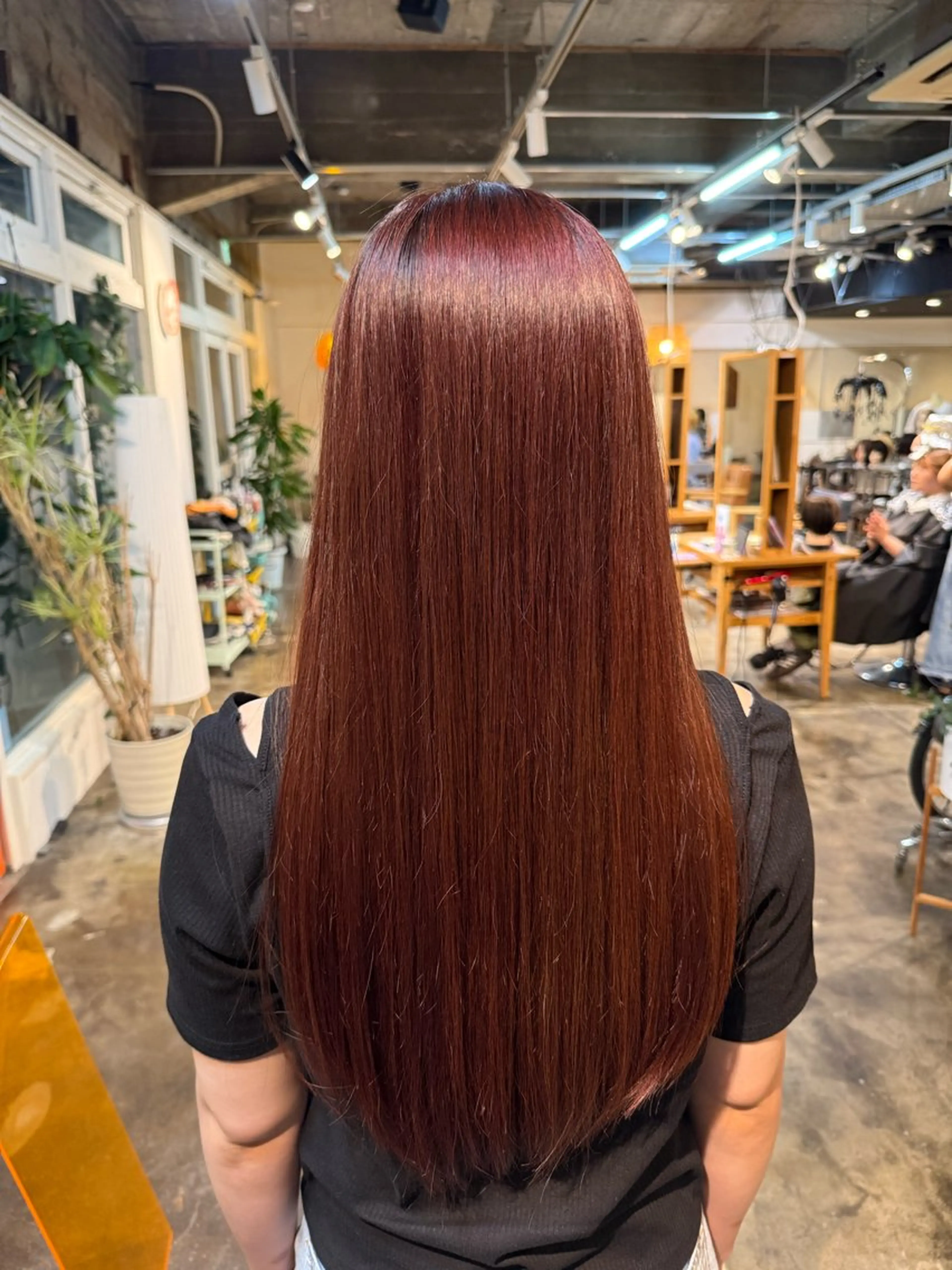 ロング カラー レッドカラー 後藤 実咲のヘアスタイル