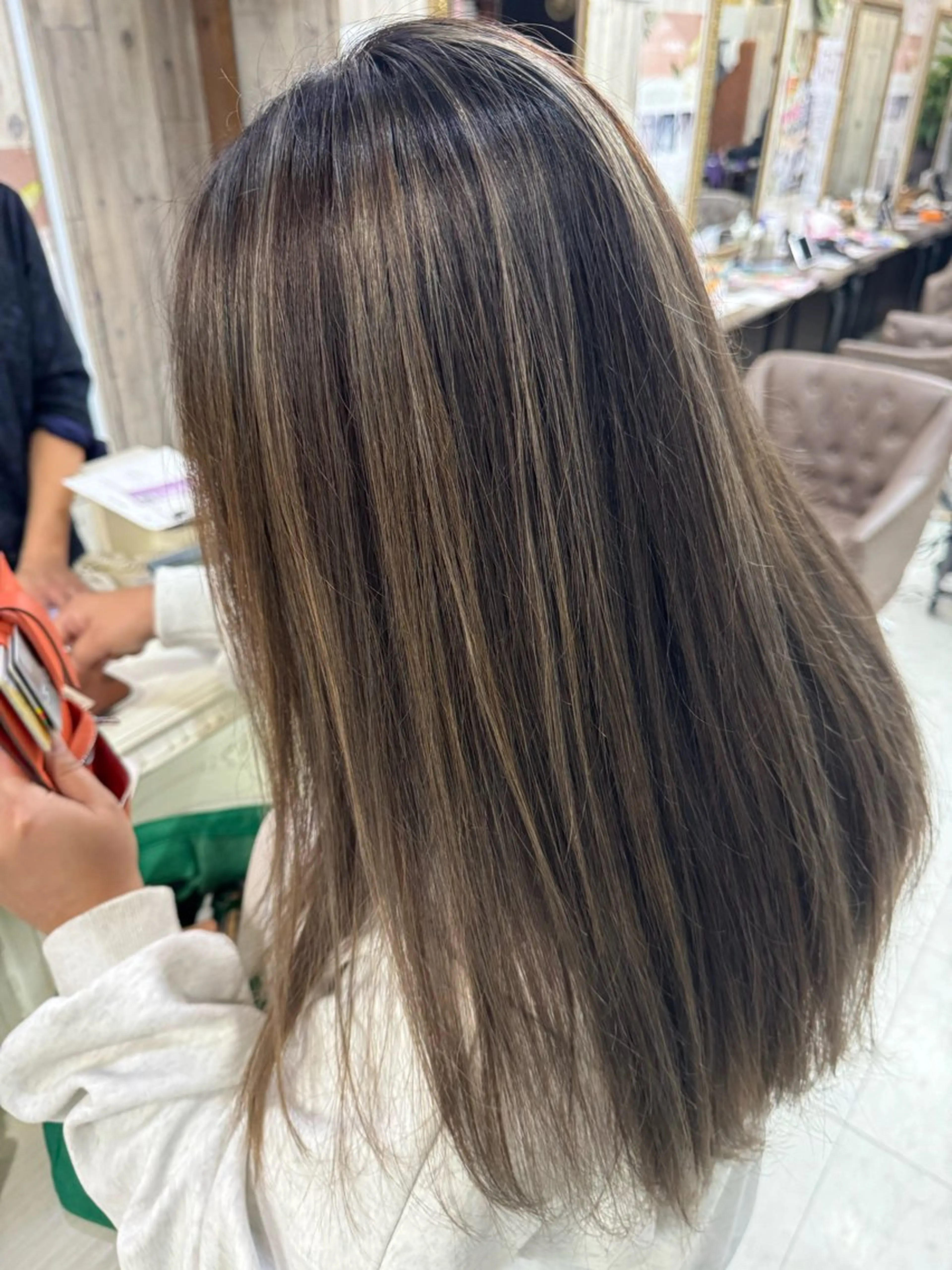 カラー 土屋朱理/ ハイトーンカラーのヘアスタイル