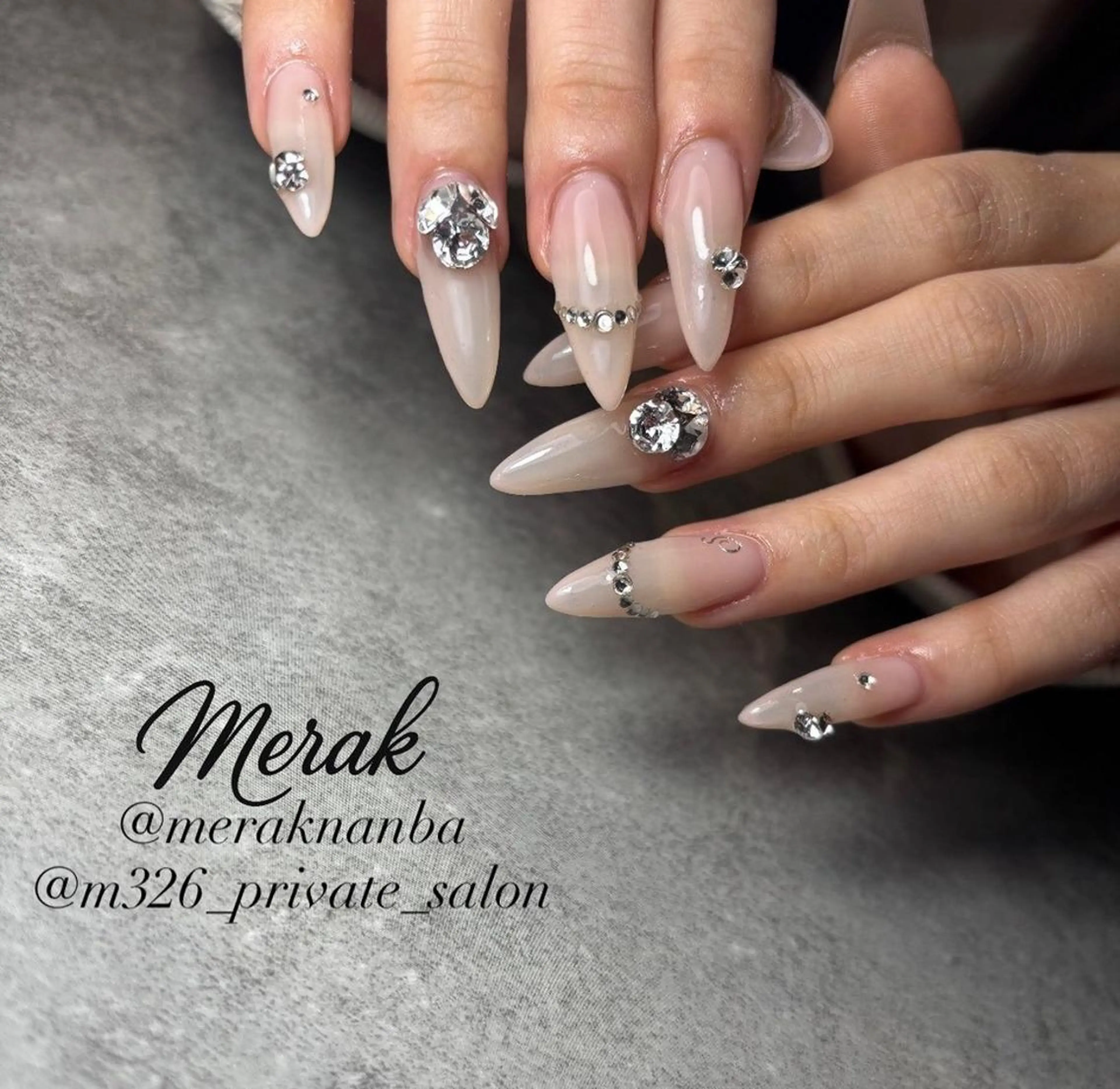 ネイル オーロラネイル ボルドー クリアネイル フラッシュネイル フットネイル メラク難波/長さだし パラジェルフィルインのネイルデザイン