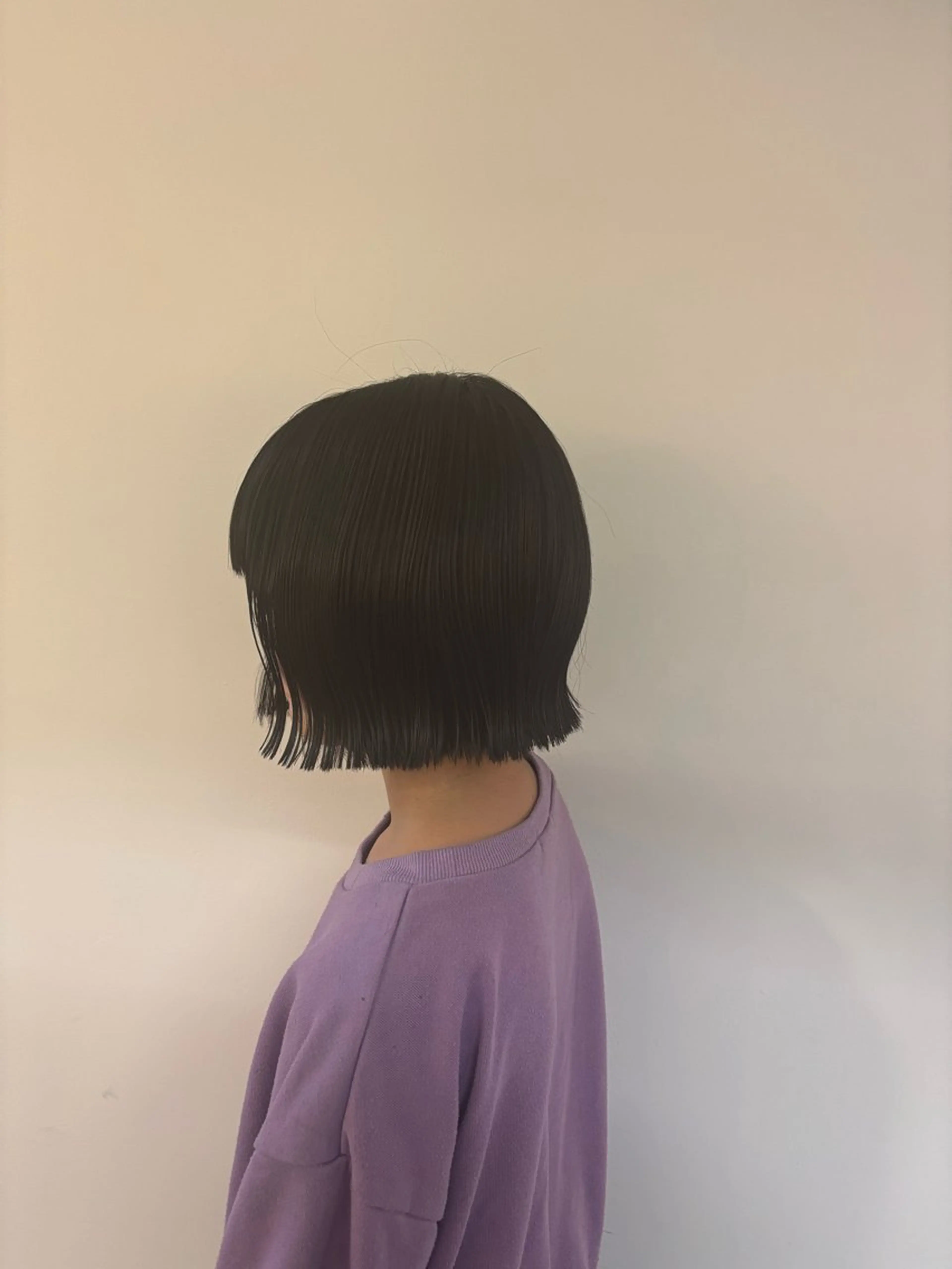 ショート ボブ 学生 外ハネヘア カット 小嶋 咲輝のヘアスタイル