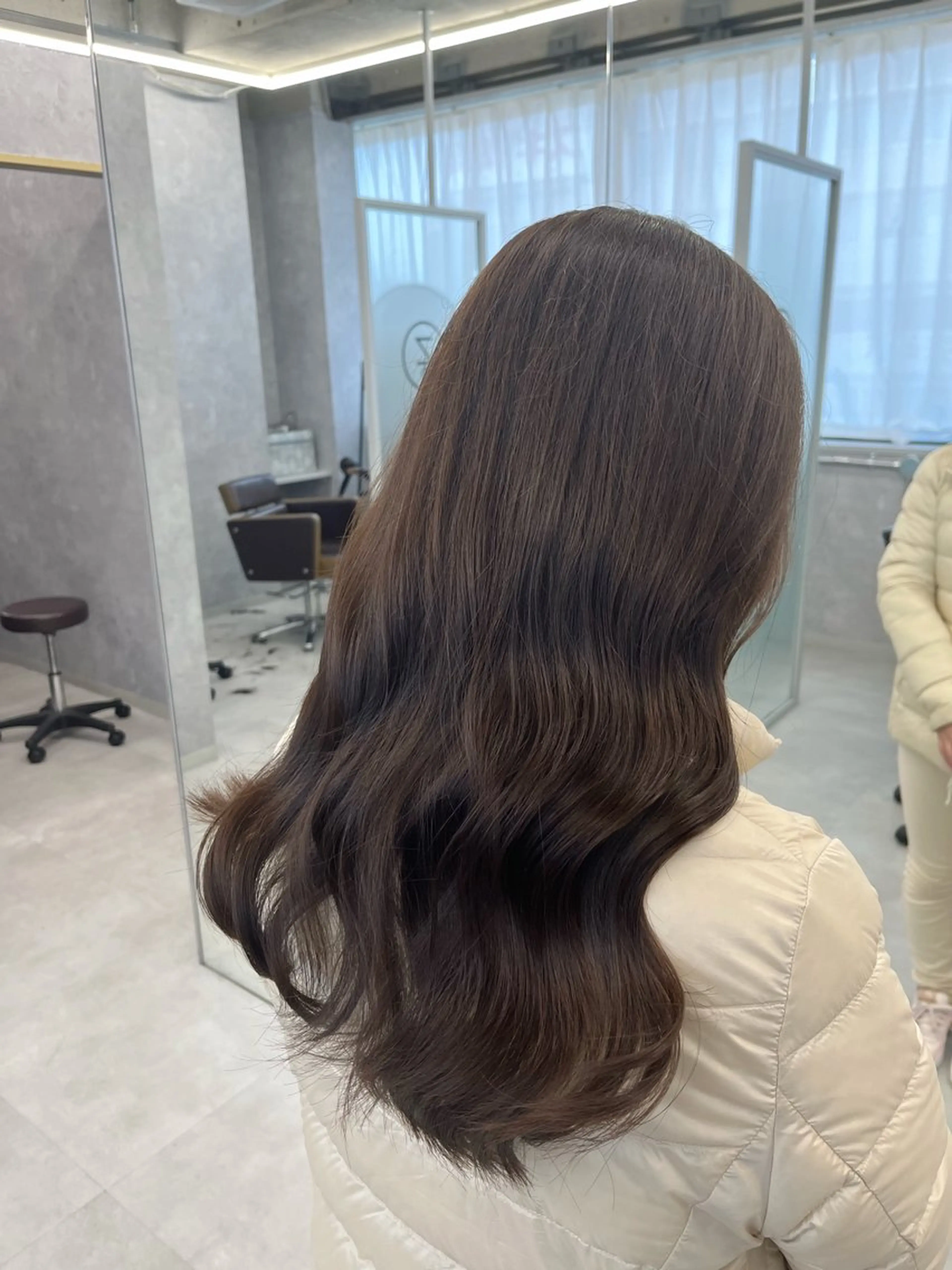 ロング カラー ベージュカラー グレージュ ヘアカラー yuri🌼 NUMBER 天王寺のヘアスタイル