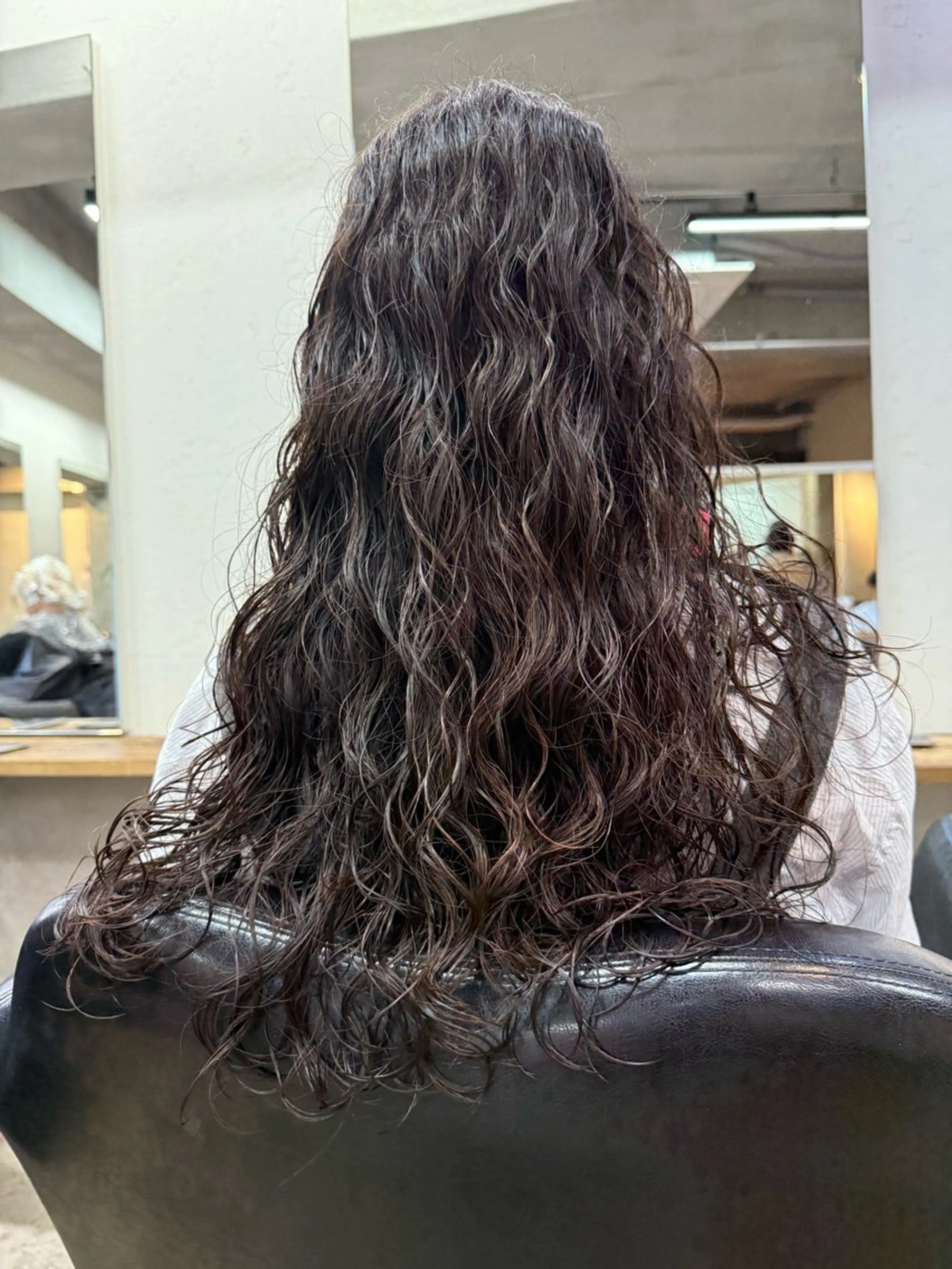 ロング パーマ ロング カット パーマ トリートメント 森貴裕/ベージュ/ パーマ/オリーブのヘアスタイル