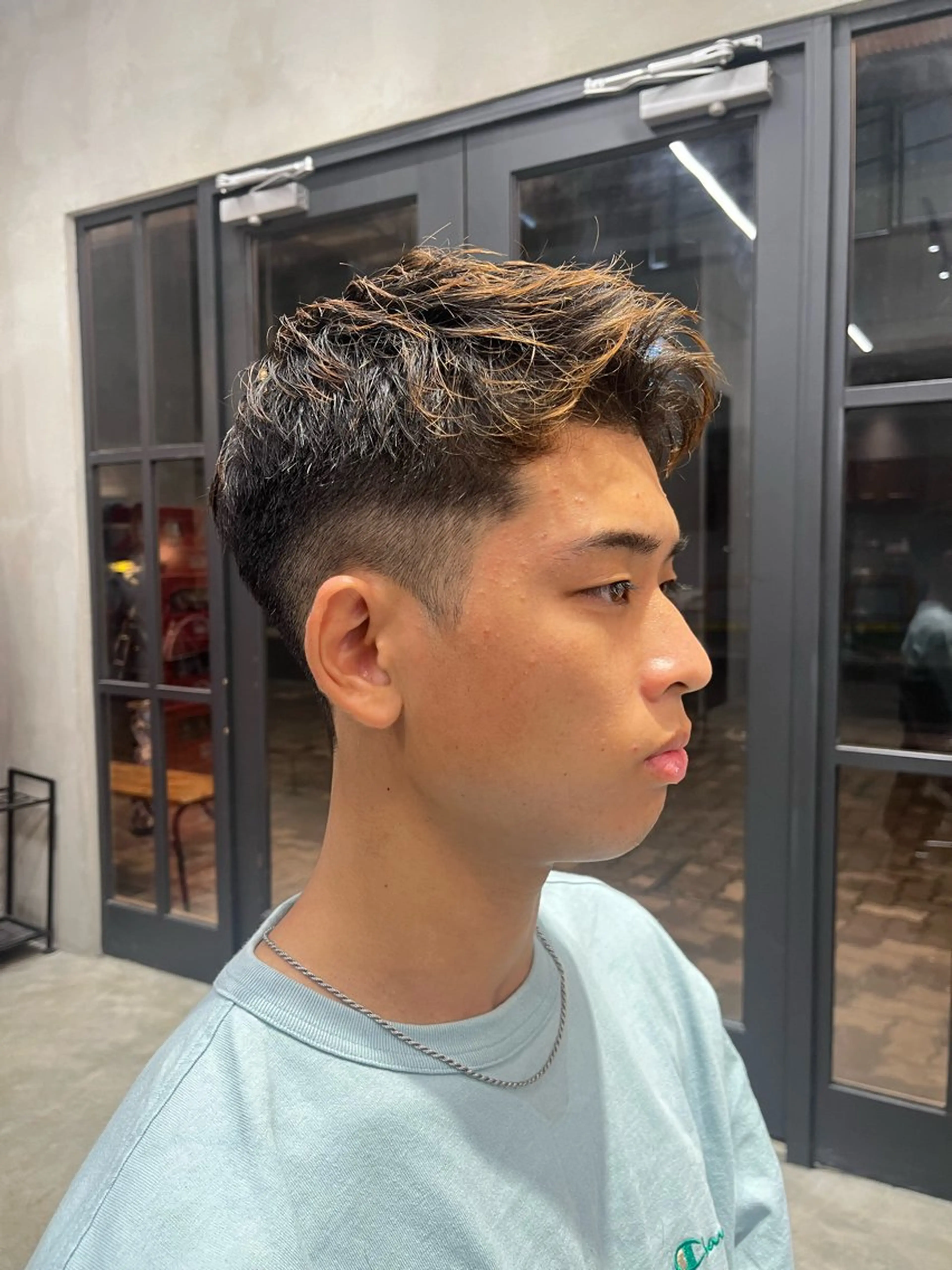 ショート soen所属・⚡メンズパーマフ ェードカットTomyのヘアスタイル