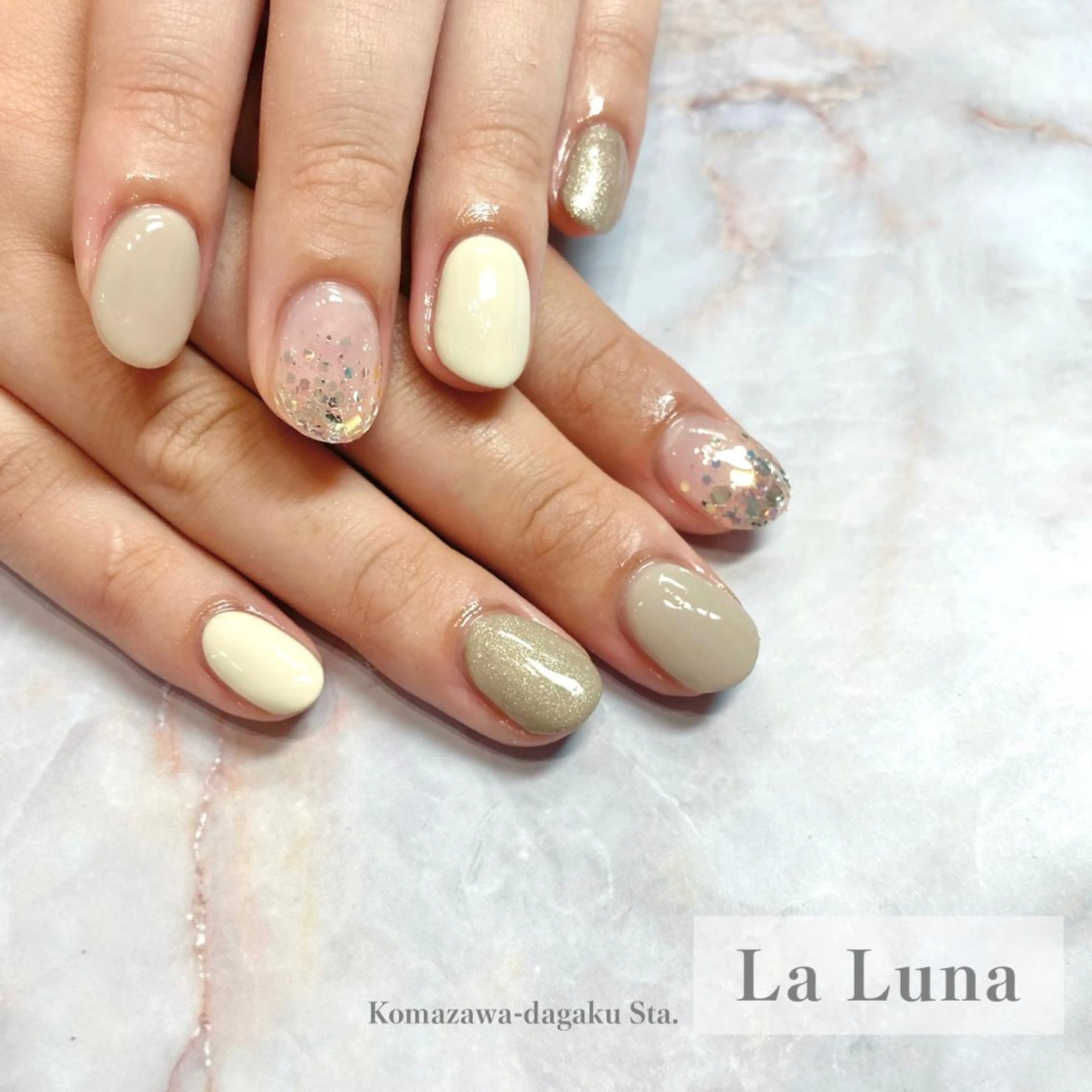 ネイル ラメ(グリッター) ラメグラデーション ワンカラーネイル ＬａＬｕｎａ🌙 natsukiのネイルデザイン