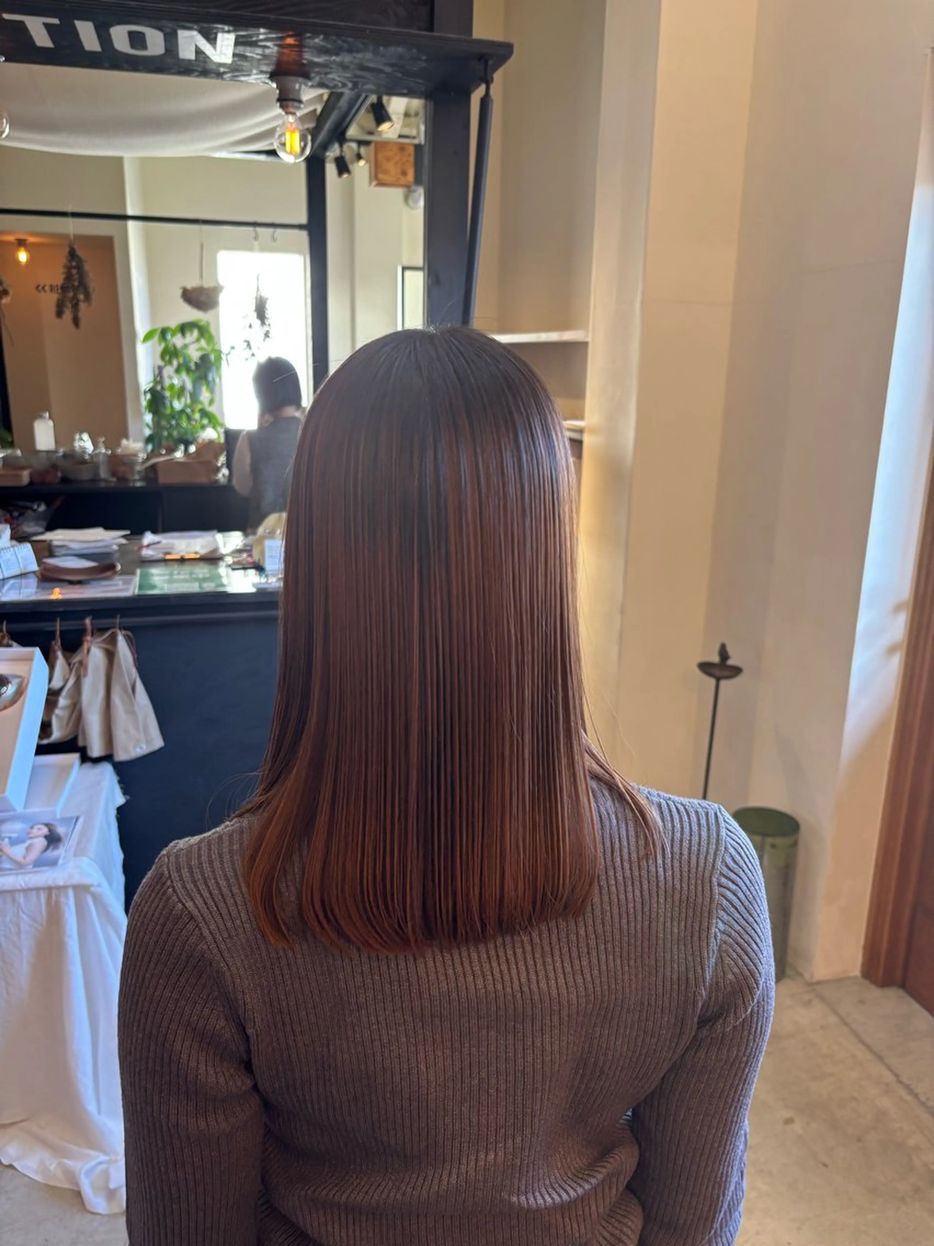 ロング パーマ 酸性ストレート ストレートパーマ 縮毛矯正 暖色カラー／ボブ／ 酸性ストレート／羽菜のヘアスタイル