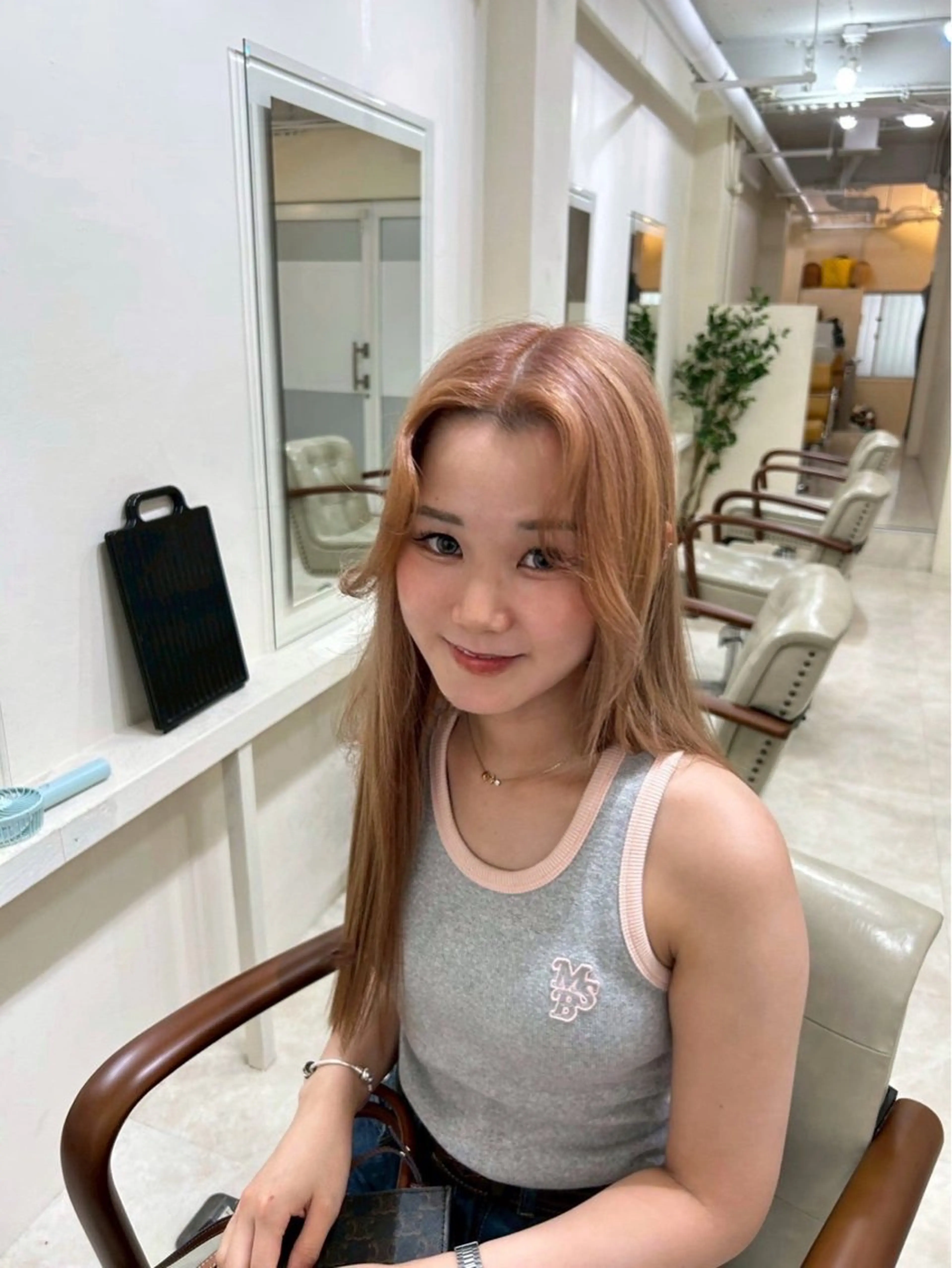 ロング ヘアカラー トリートメント carina✂️ ハイトーンカラー🤩のヘアスタイル