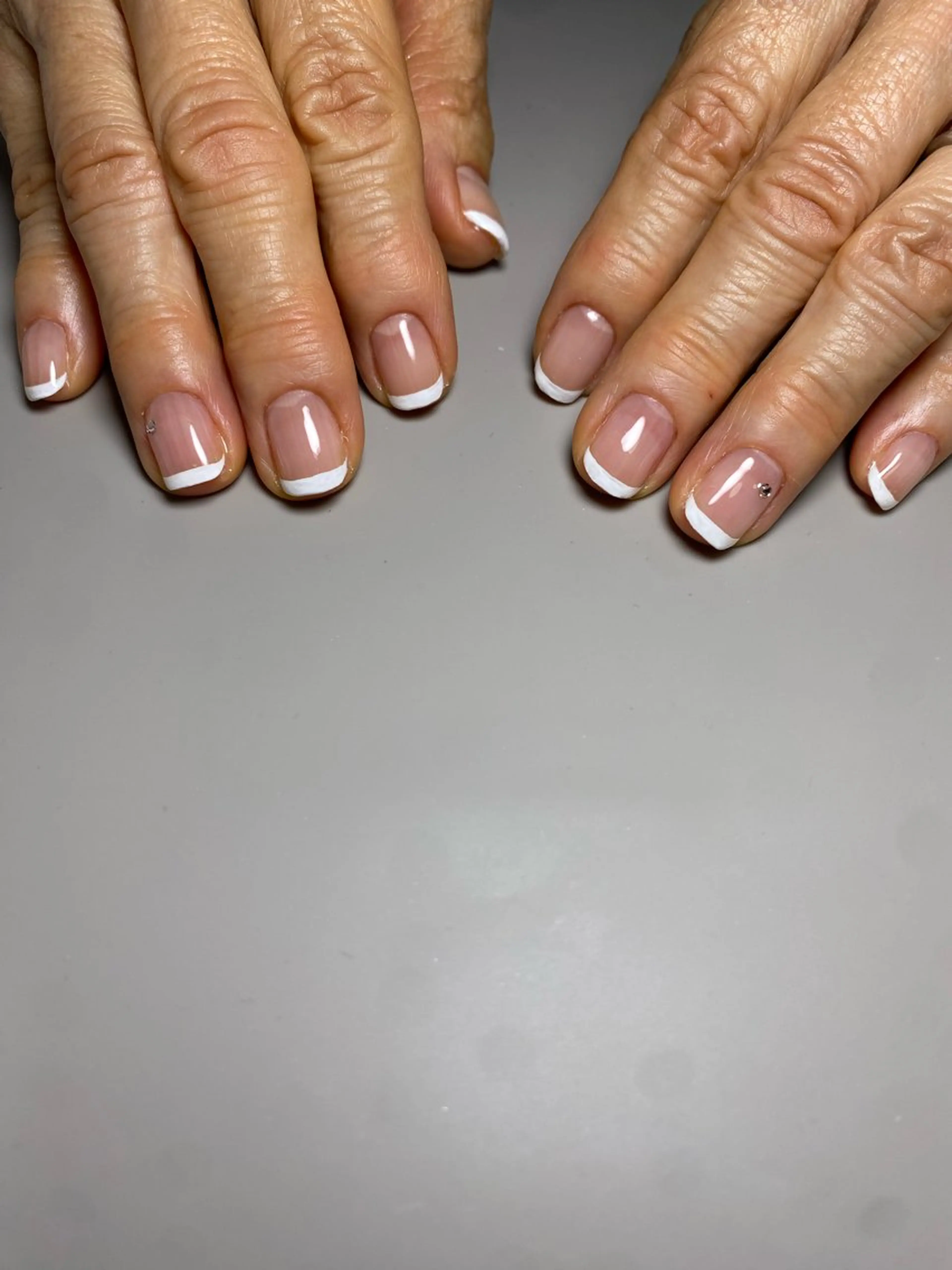 ネイル ストーンネイル foz.luce所属・新宿 HIKARIのネイルデザイン