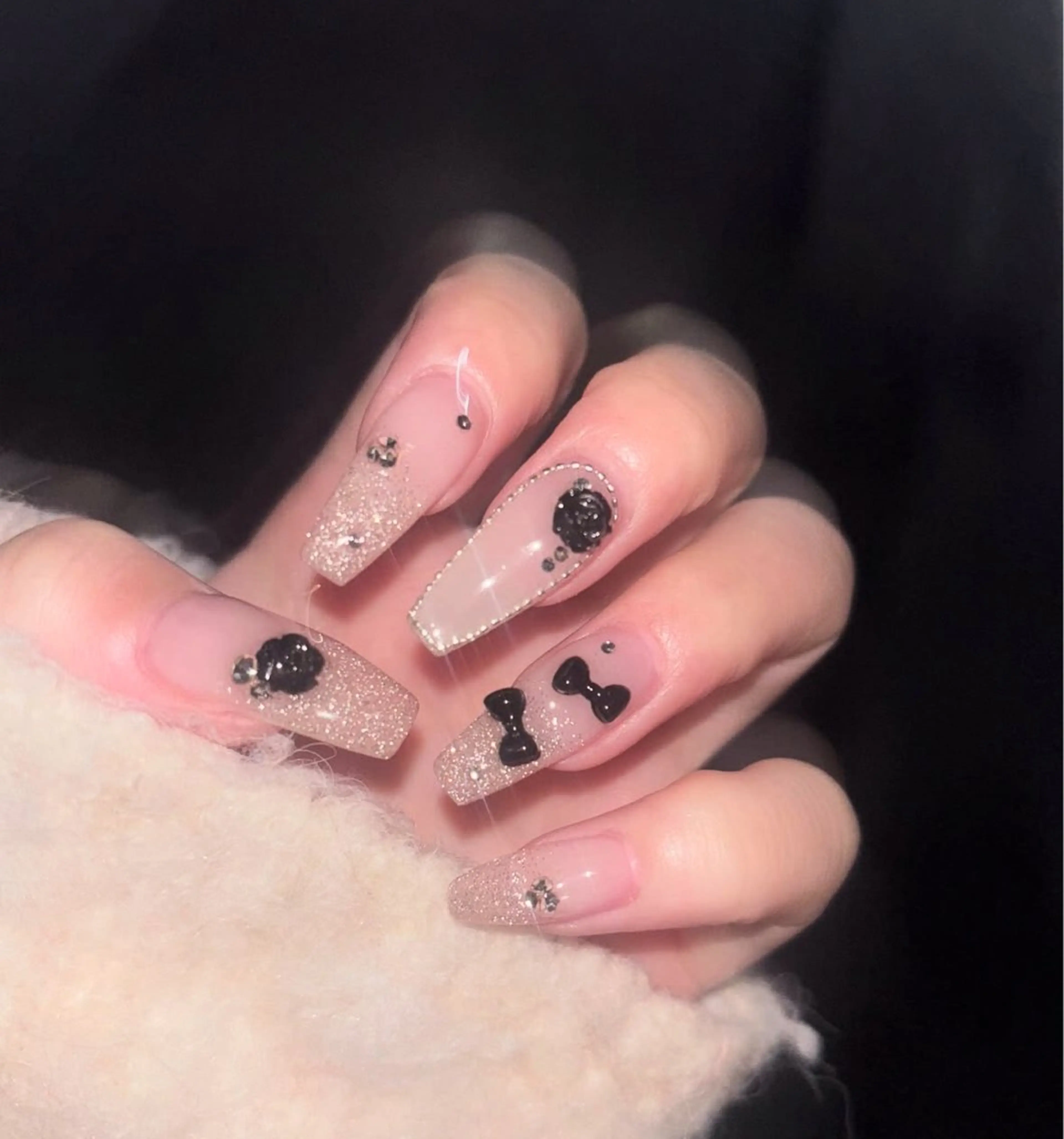 ネイル 長さ出し グラデーション キラキラネイル 韓国ネイル ラメ(グリッター) ハンドネイル ハンドケア Chisa Nail Studio所属・チ サのネイルデザイン