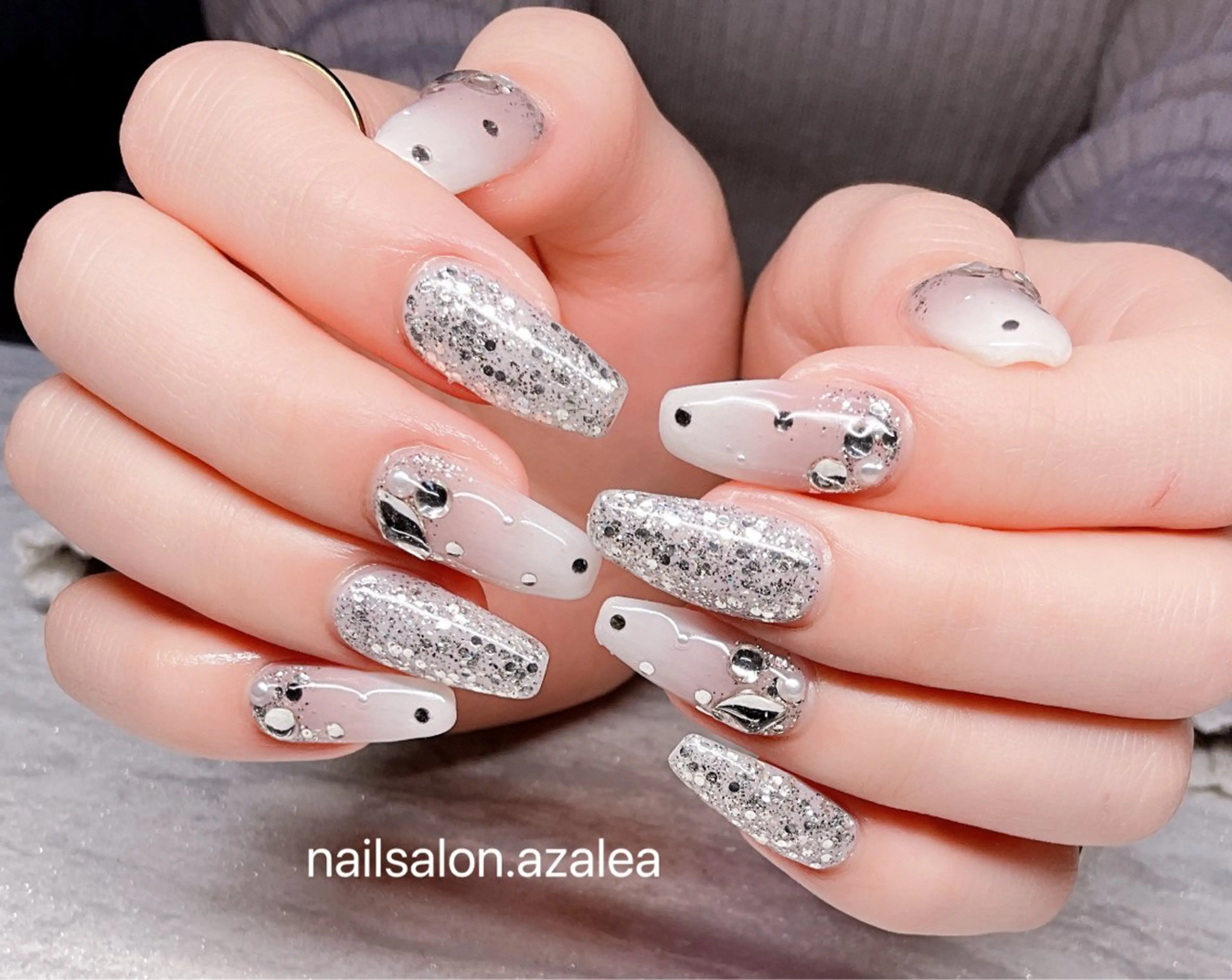 ネイル ハンドネイル R inのネイルデザイン