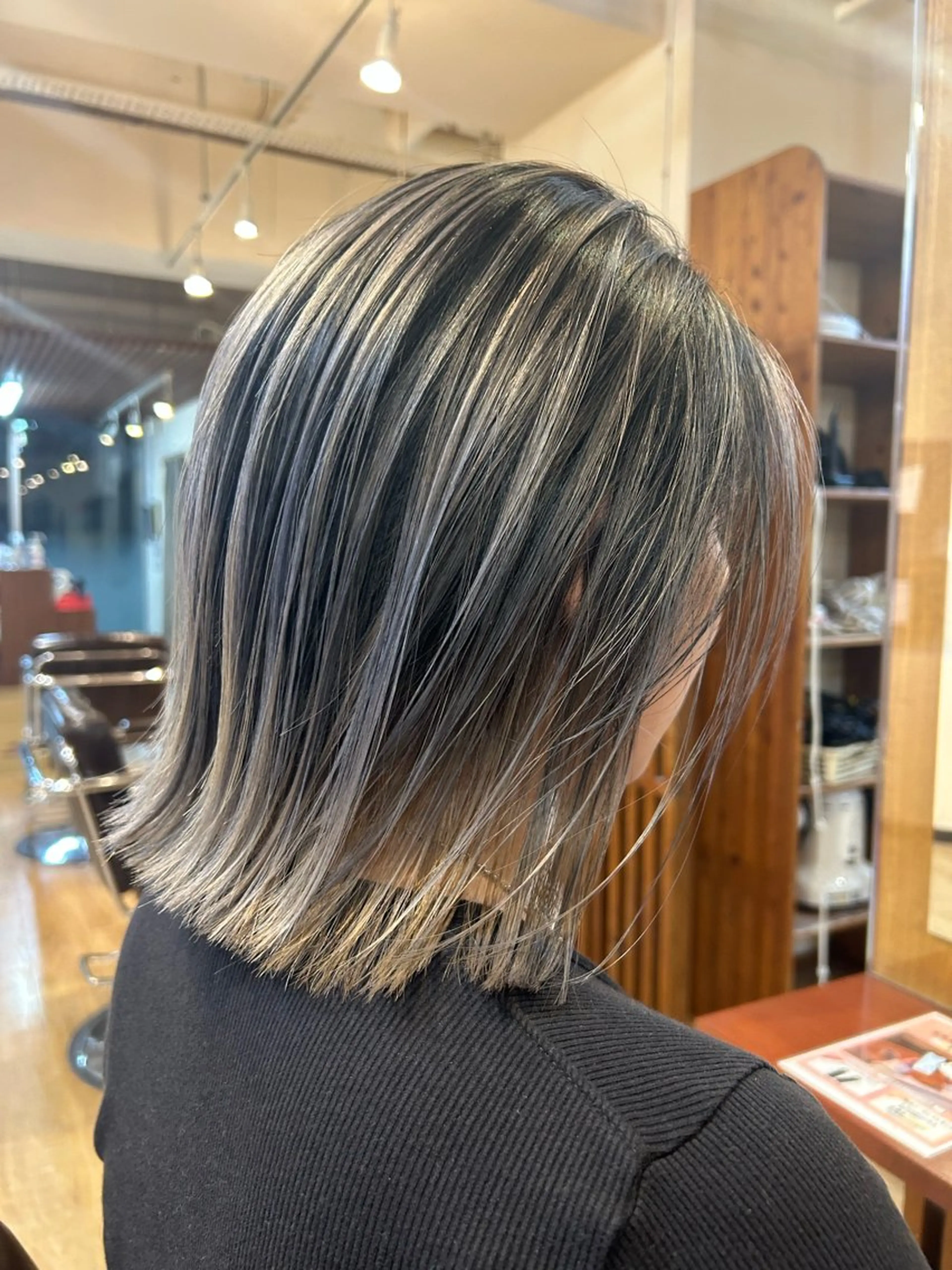 ショート カラー バレイヤージュ ボブ レイヤーカット カット ヘアカラー トリートメント デザインカラー／ ハイトーン／竹井俊介のヘアスタイル