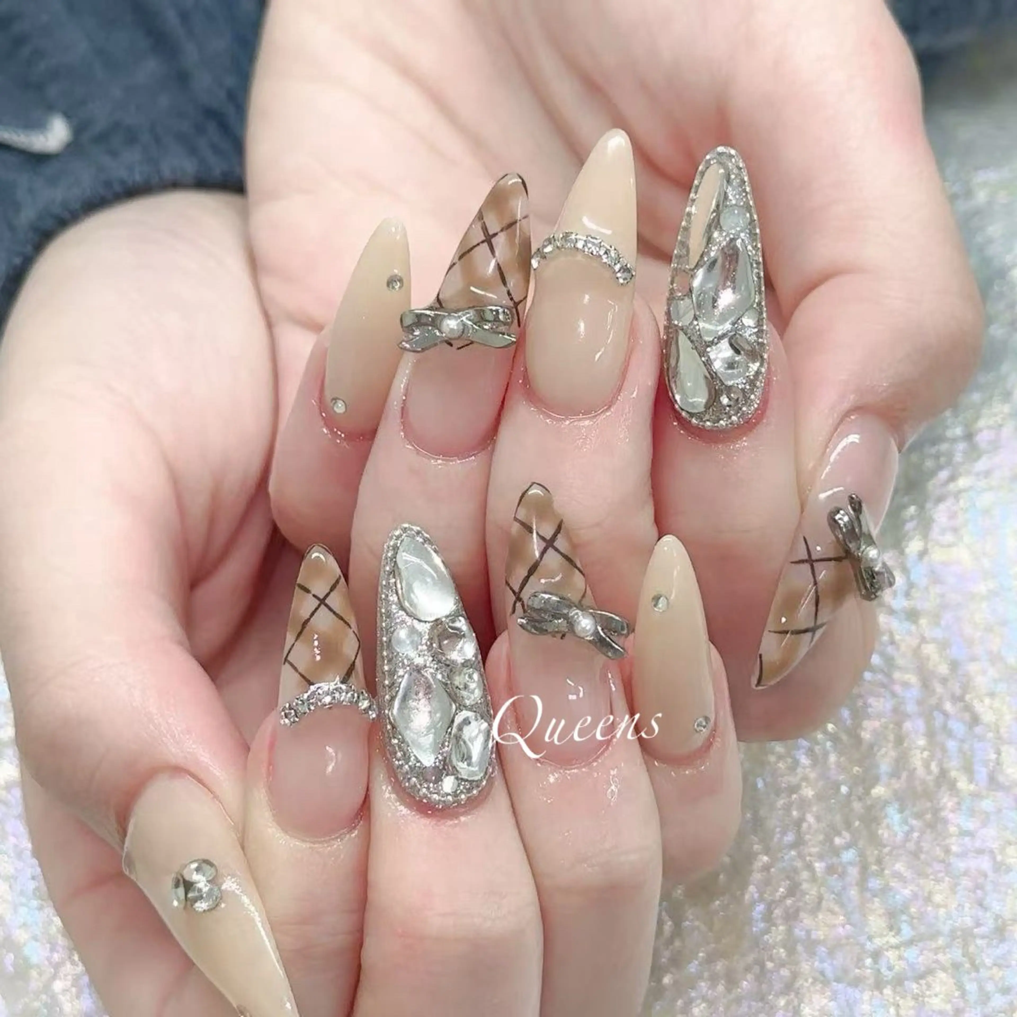 ネイル ハンドネイル Queens 榊 まおのネイルデザイン