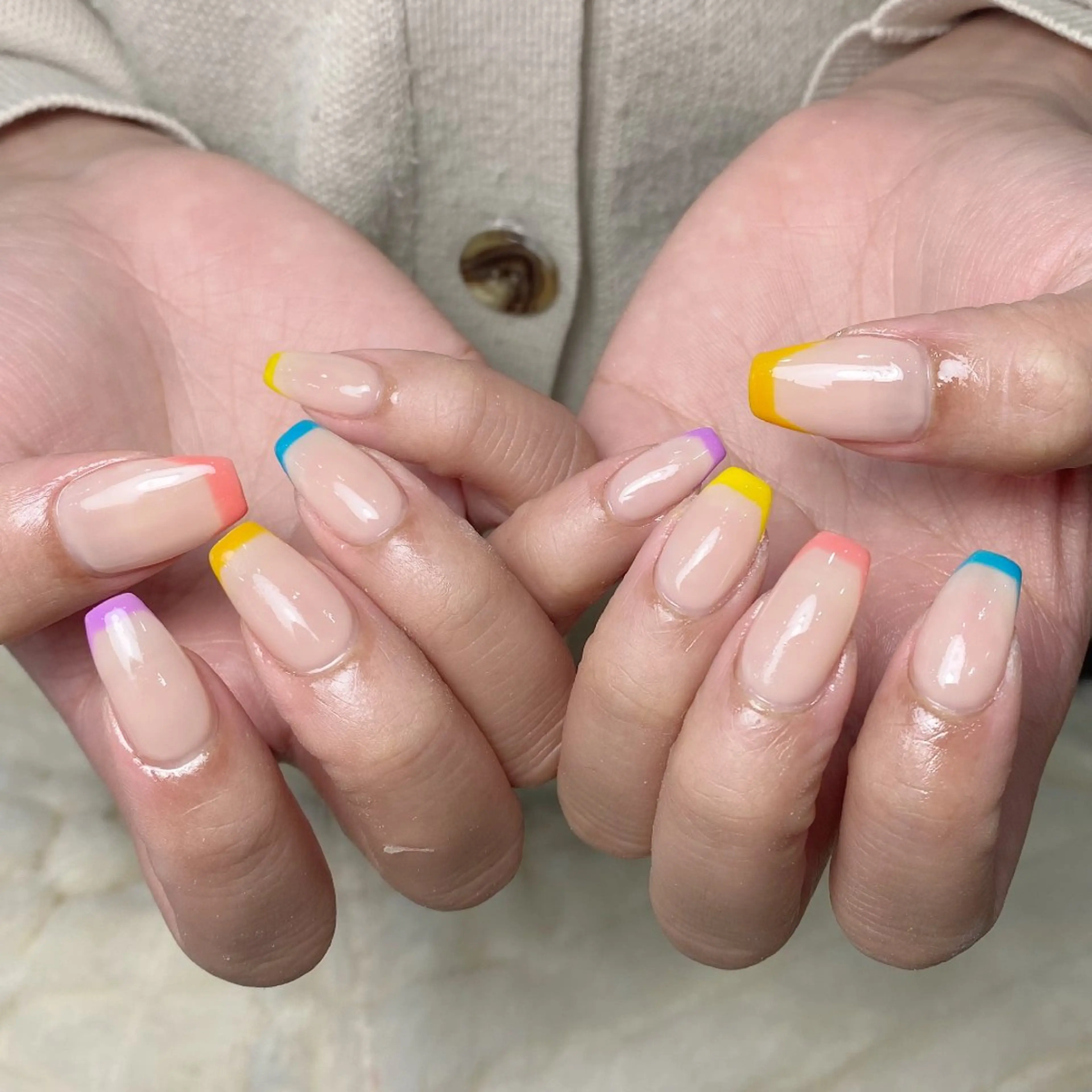 ネイル チークネイル フレンチネイル ジェルネイル ガラスフレンチ キラキラネイル ハンドネイル UM Nail Salonのネイルデザイン