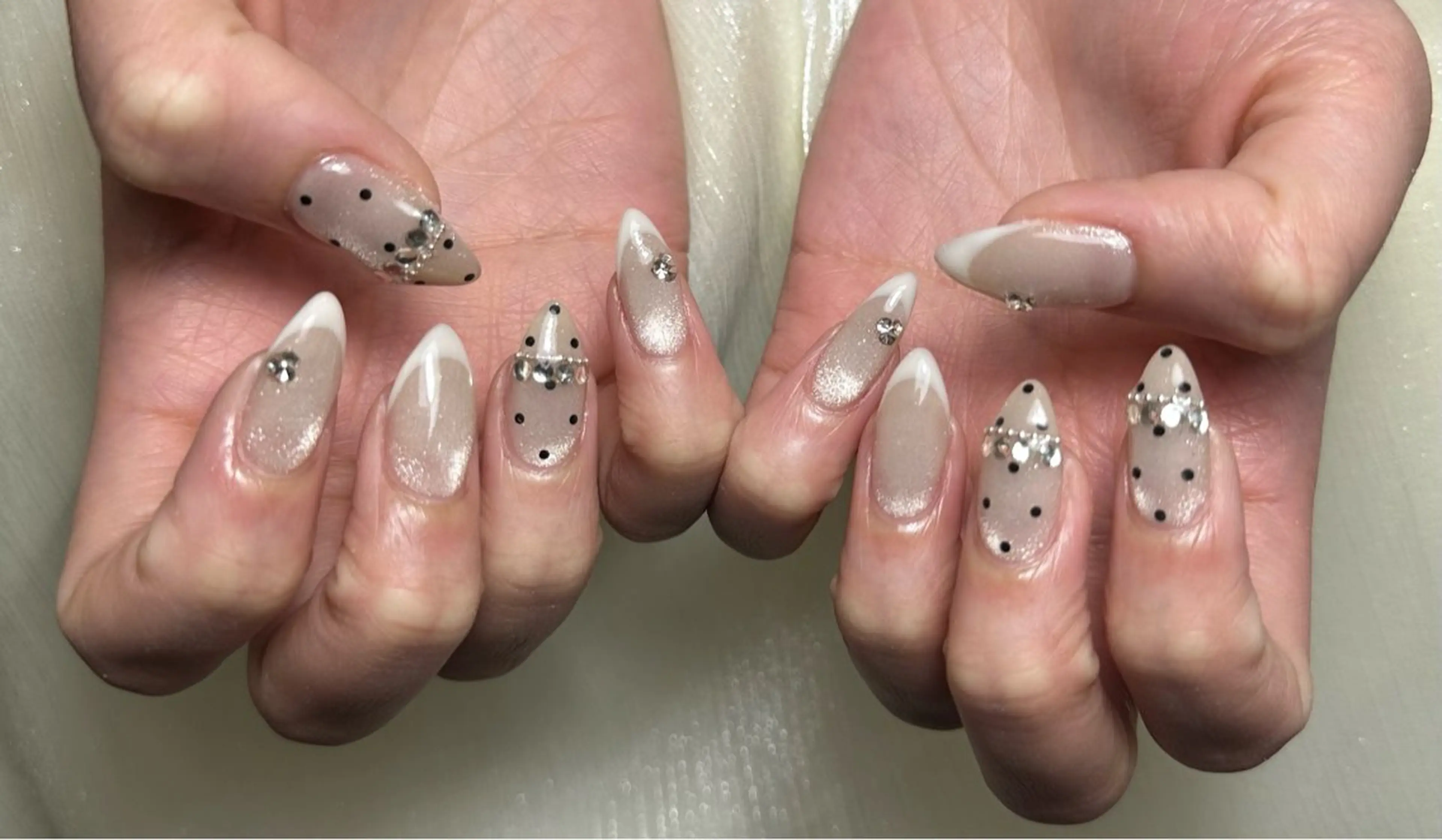 ネイル ATELIERHARLOW所属・nailist MOEのネイルデザイン