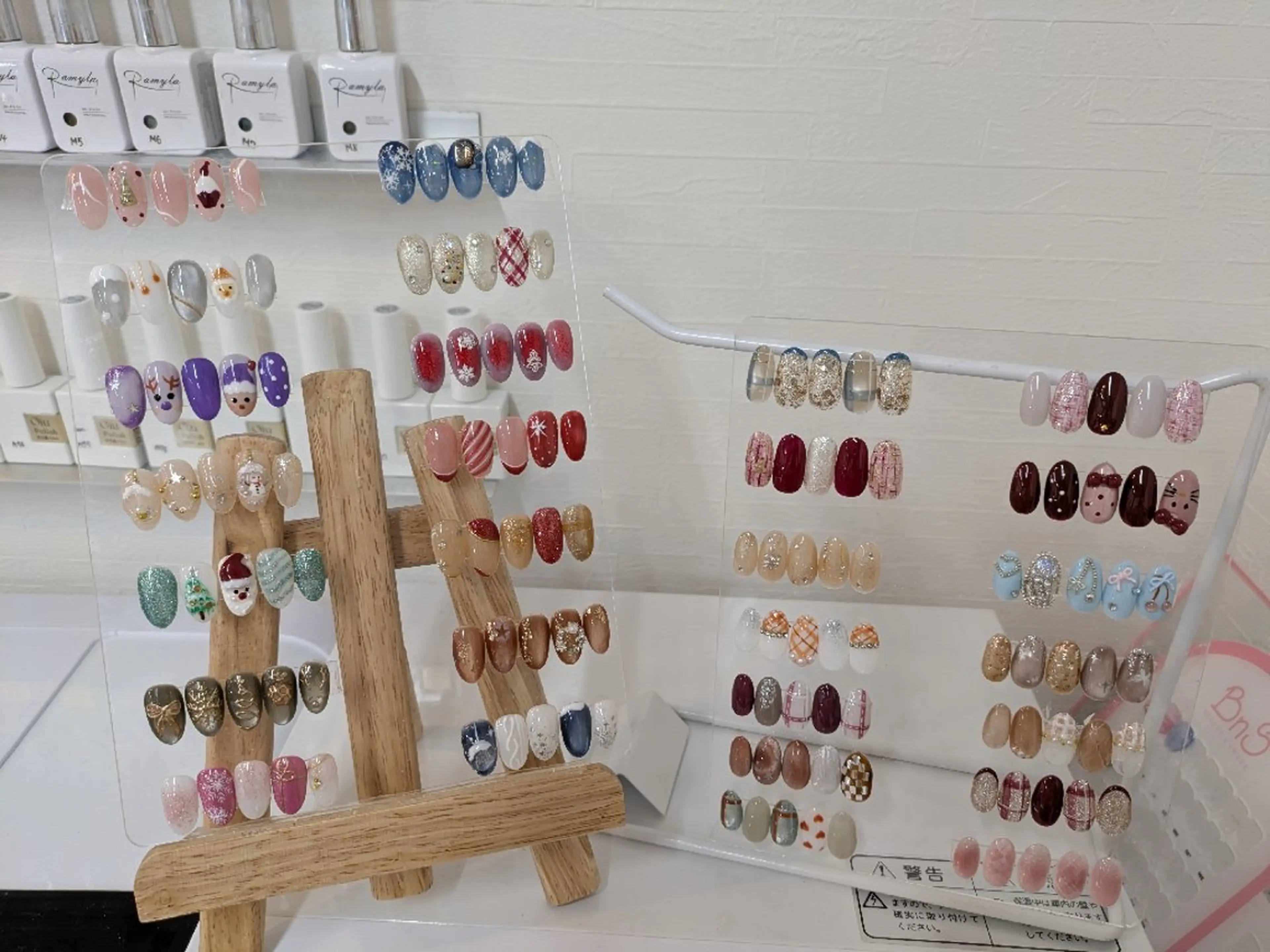 (オフ+ケアあり)定額ハンドデザイン+パラジェルの写真