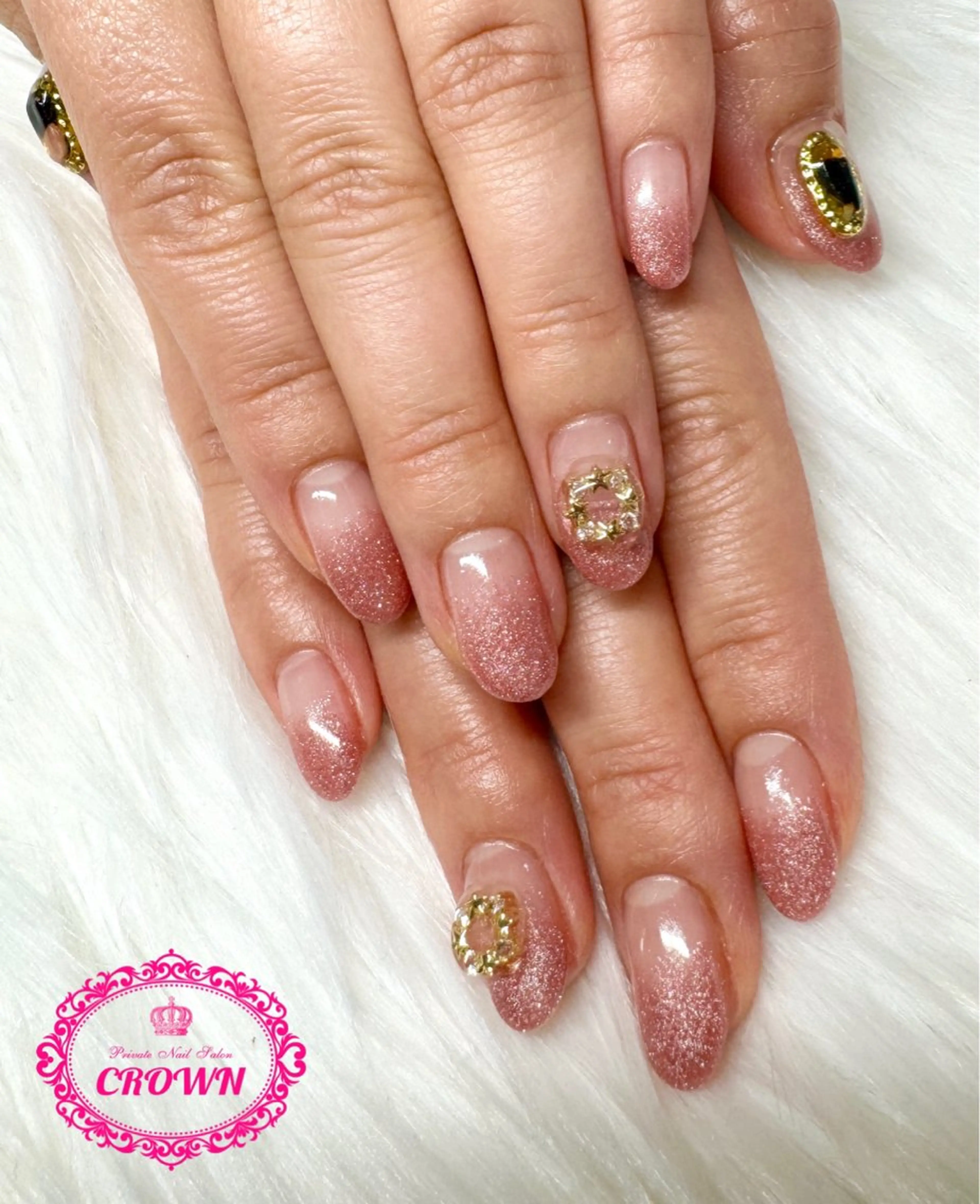 ネイル CROWN プライベートサロンのネイルデザイン