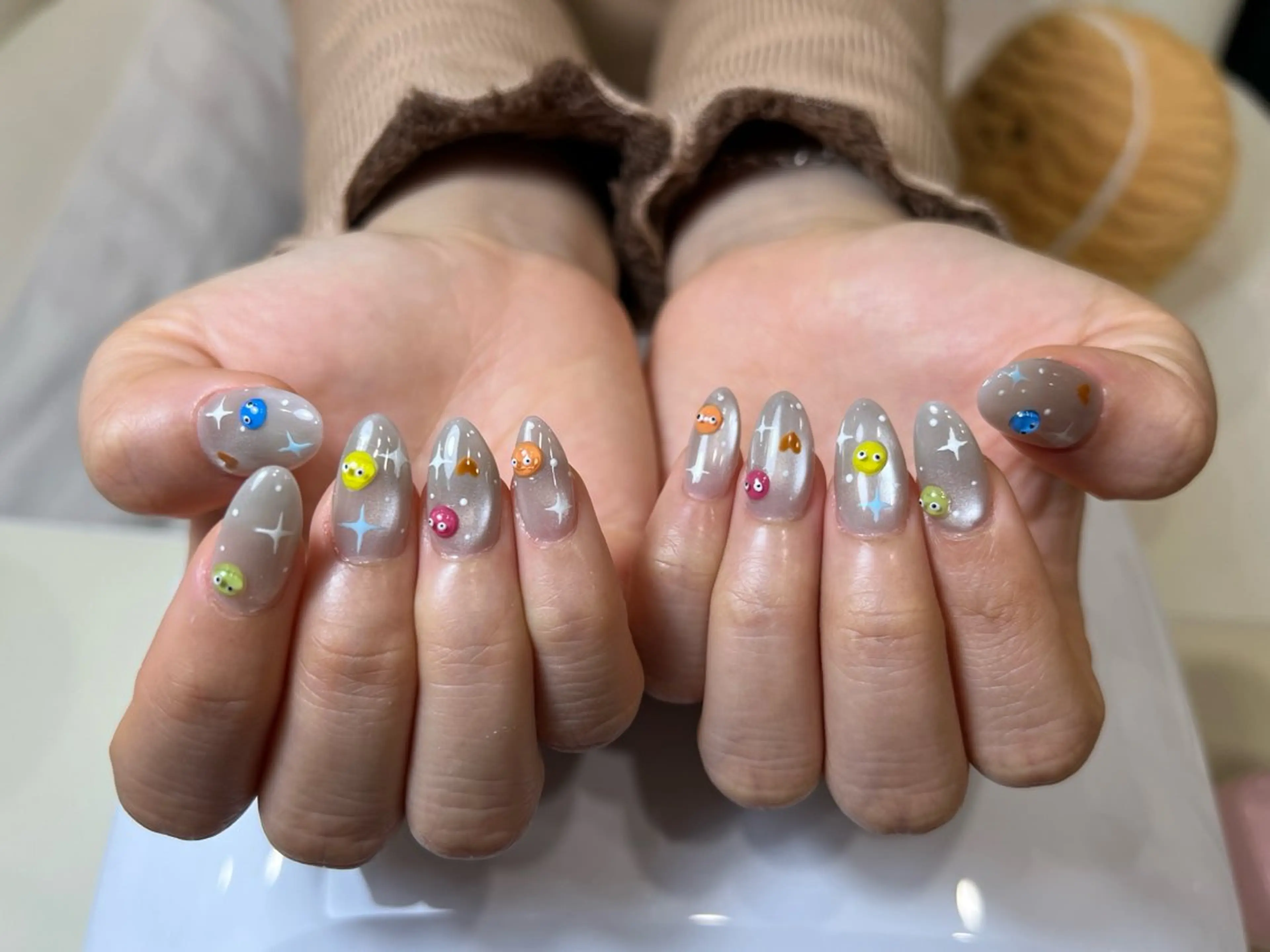 ネイル ボルドー ブラウン チークネイル ドット フットネイル ハンドネイル は なのネイルデザイン