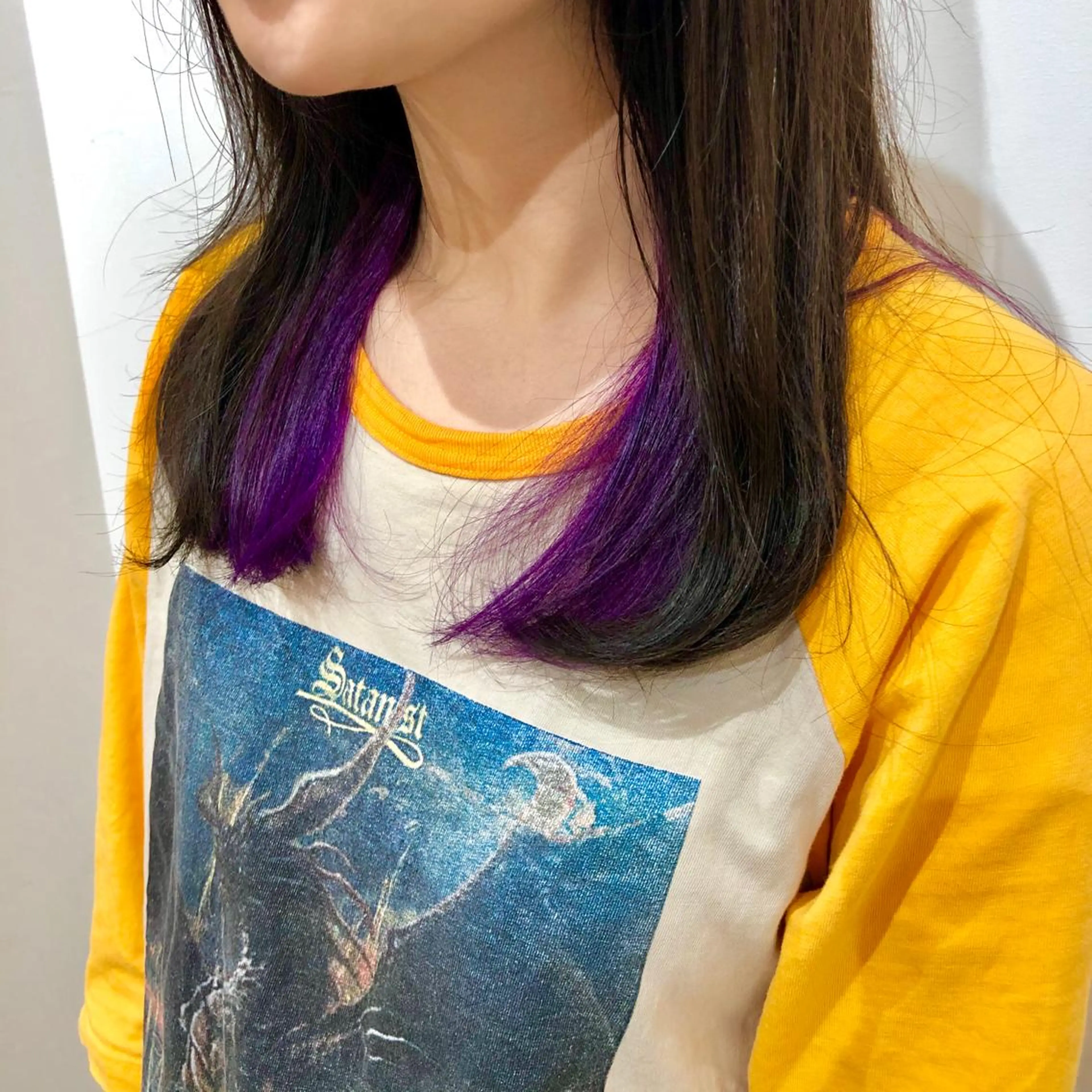 ミディアム カラー インナーカラー パープルカラー 青木 梨奈のヘアスタイル