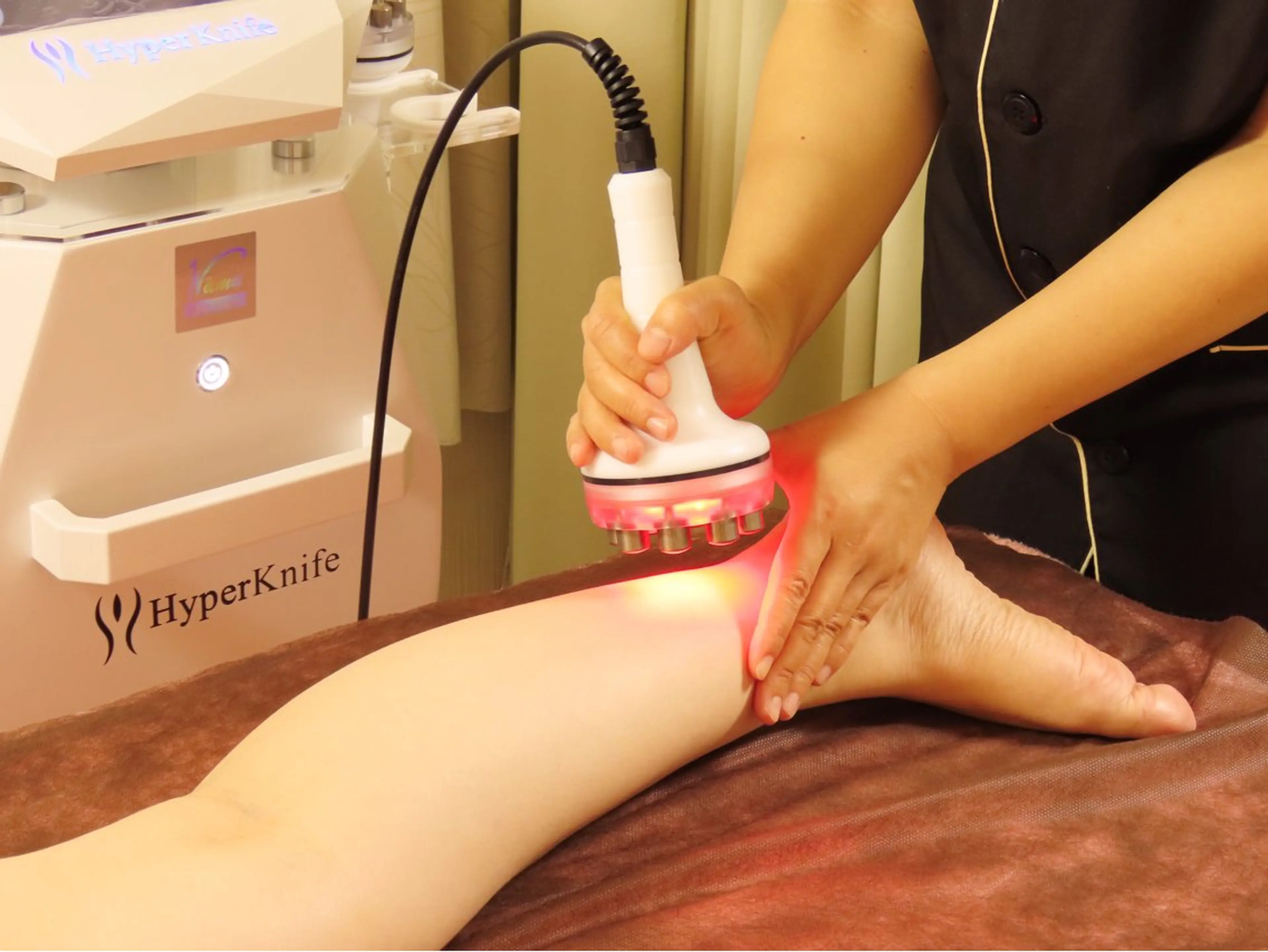 贅沢【温活痩身+速攻小顔】全身ハイパー+アロマ+首ヘッド+小顔コルギ+極潤パック100分の写真