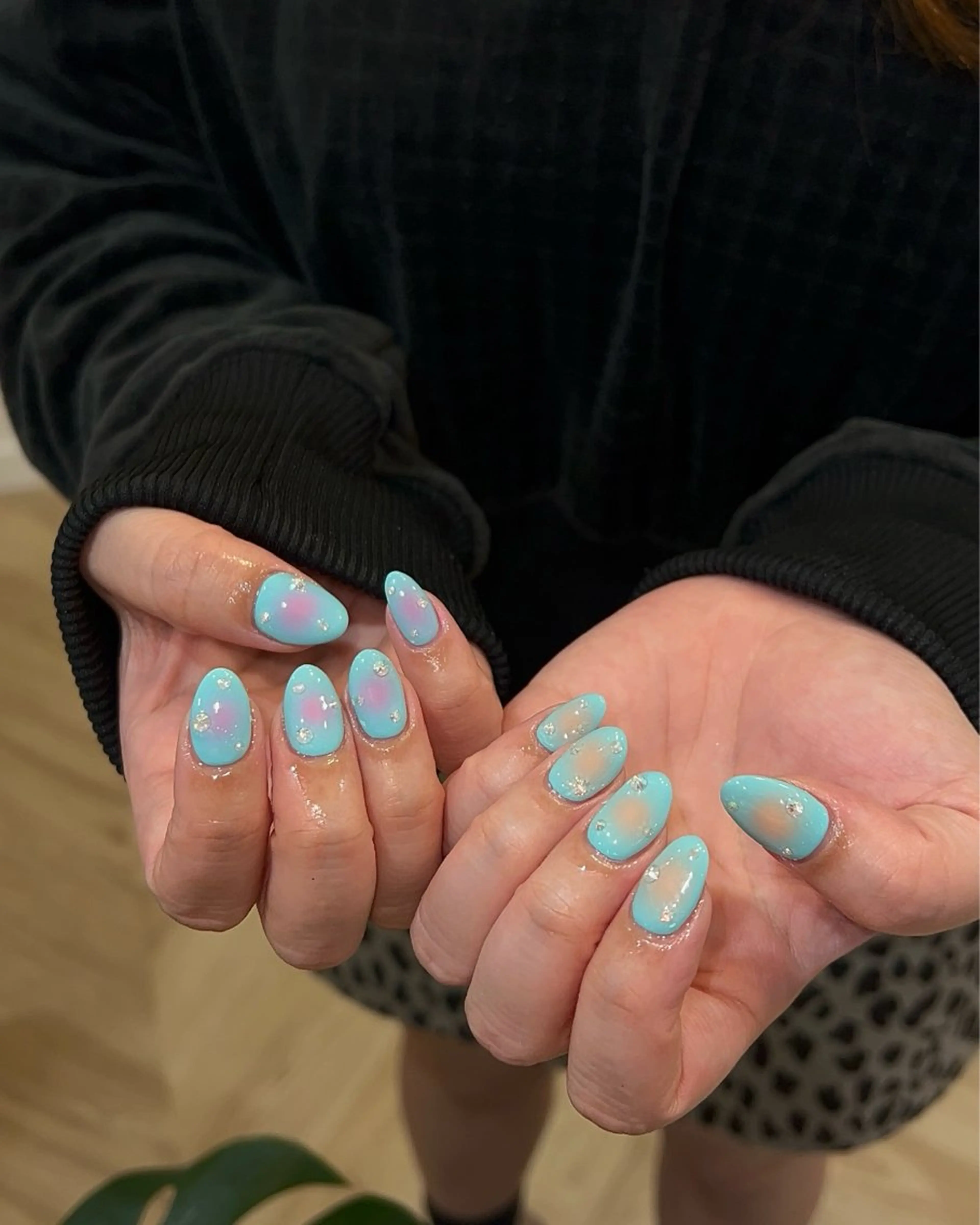 ネイル ハンドネイル フットネイル ハンドケア Nes.Nail所属・Miyagi Asamiのネイルデザイン