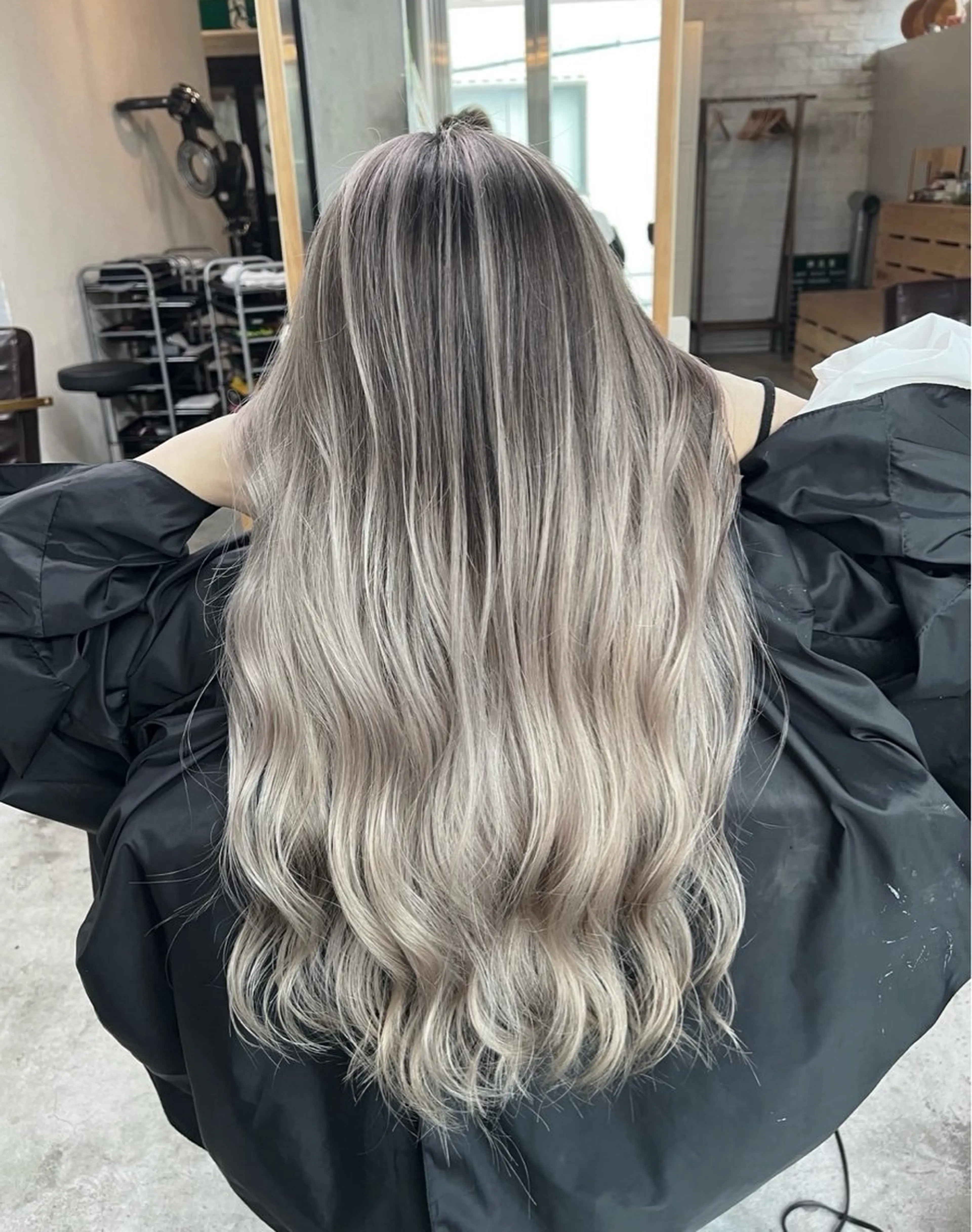 ロング カラー バレイヤージュ レイヤーカット ヘアカラー トリートメント ROBIN所属・指名数No.1 /NAOYAのヘアスタイル