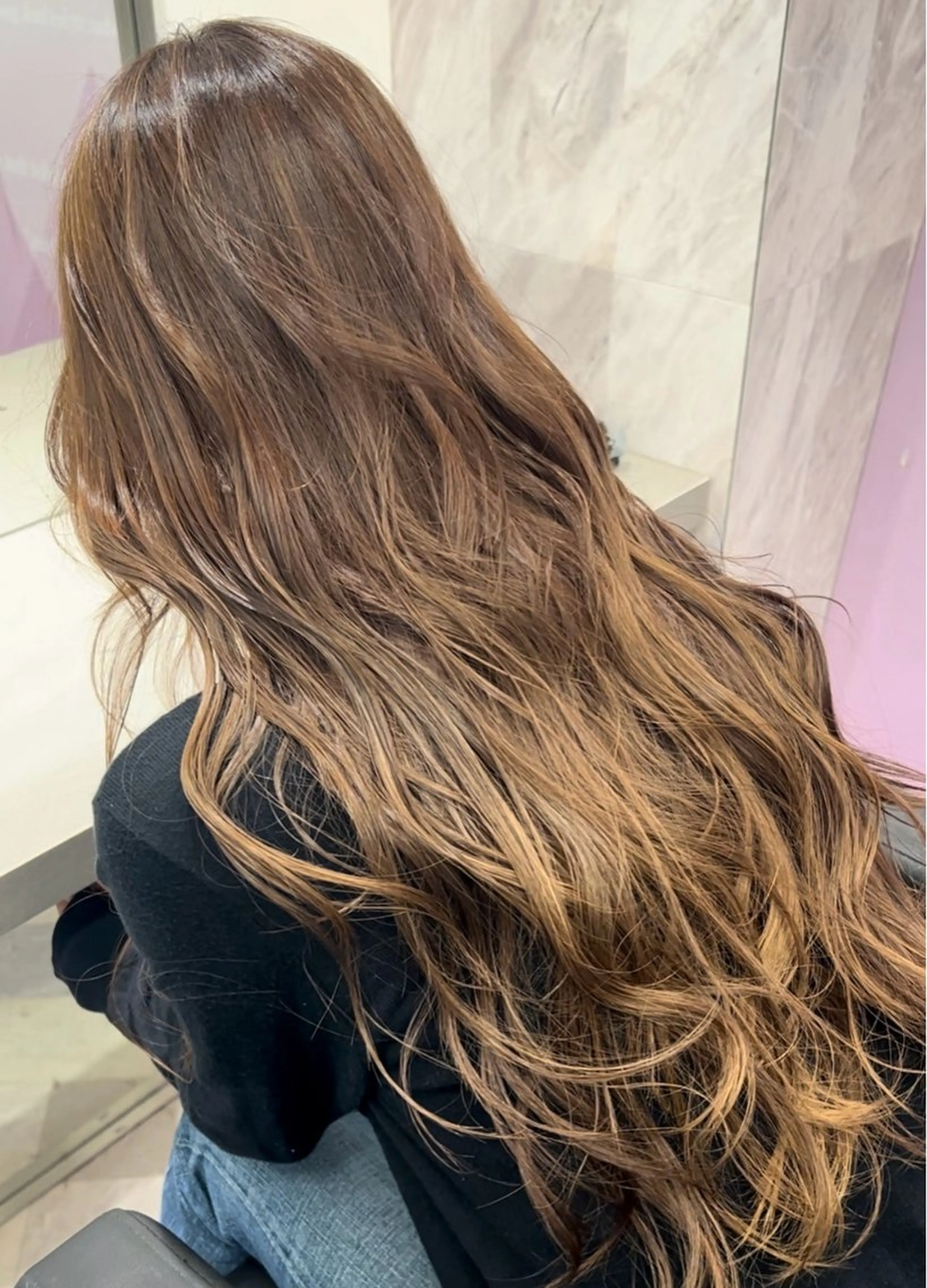 ロング カラー カット ヘアカラー トリートメント 艶ハイトーン🔆 ️️️安座間 希のヘアスタイル