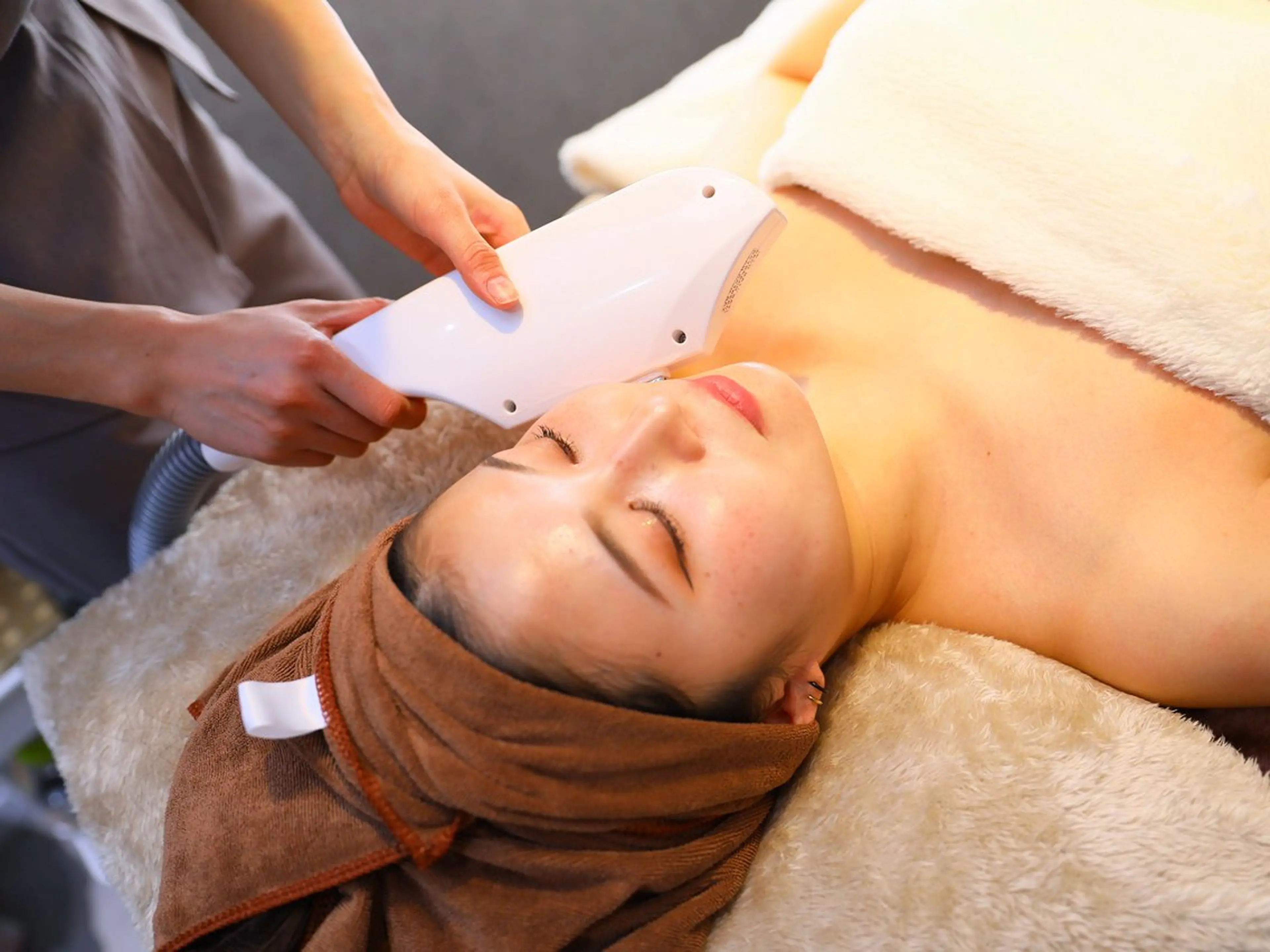 <ツルツル♡たまご肌>美肌光フェイシャルの写真