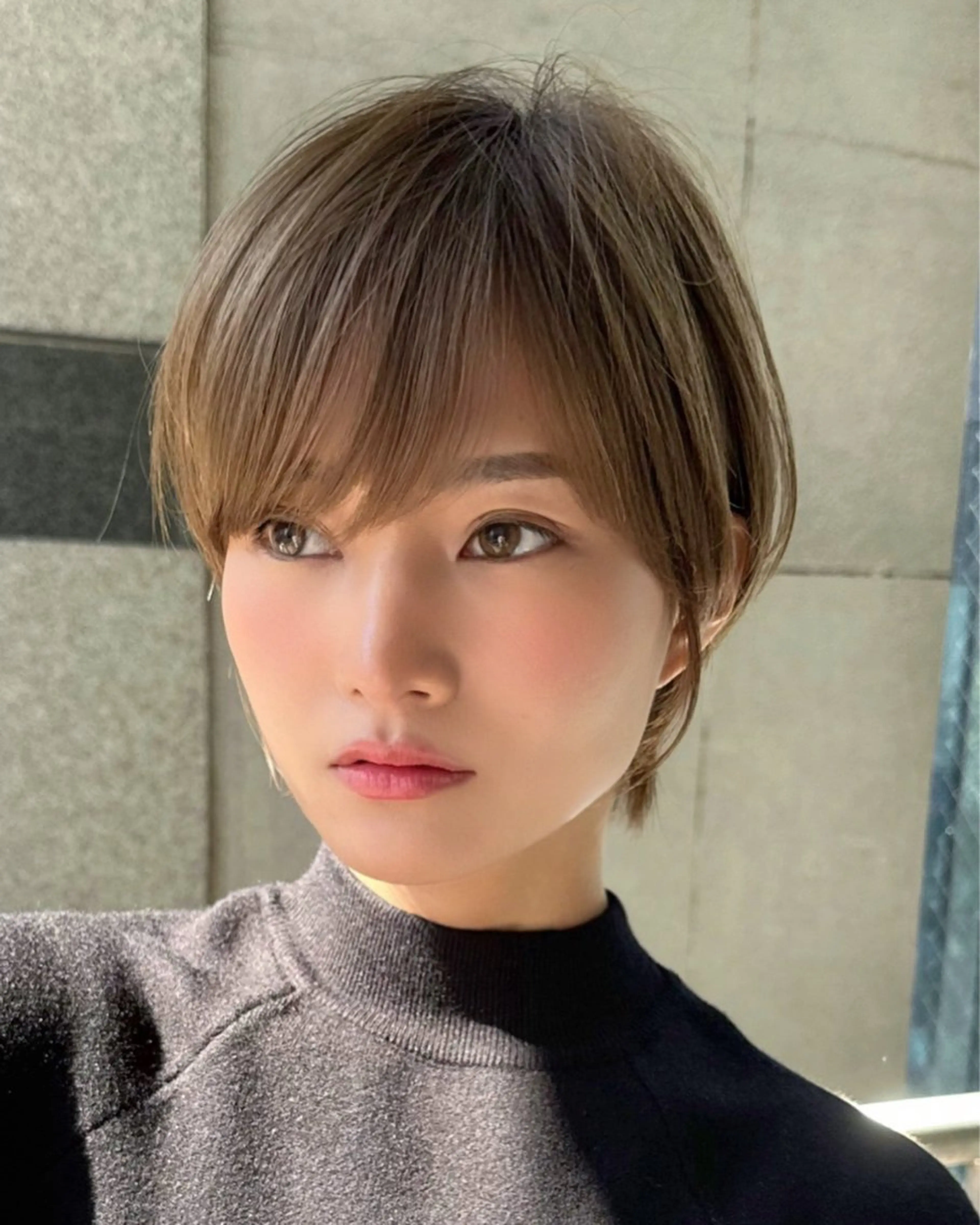 ショート ショートヘア くすみカラー、大場猛のヘアスタイル