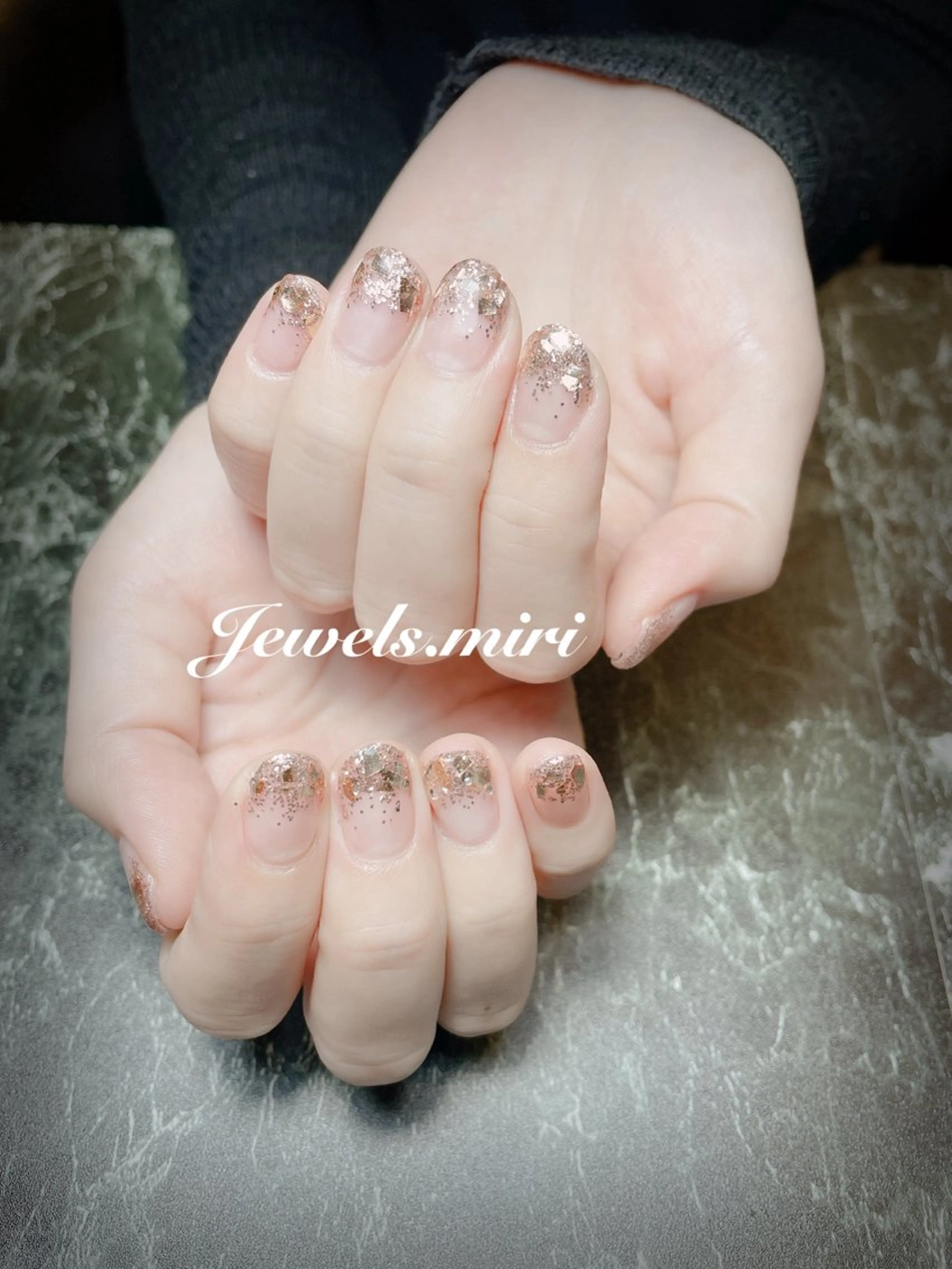 ネイル グラデーション キラキラネイル ラメ(グリッター) ラメグラデーション オフィスネイル Jewels nail lily 白楽所属・ネイルサロン Jewels Mのネイルデザイン