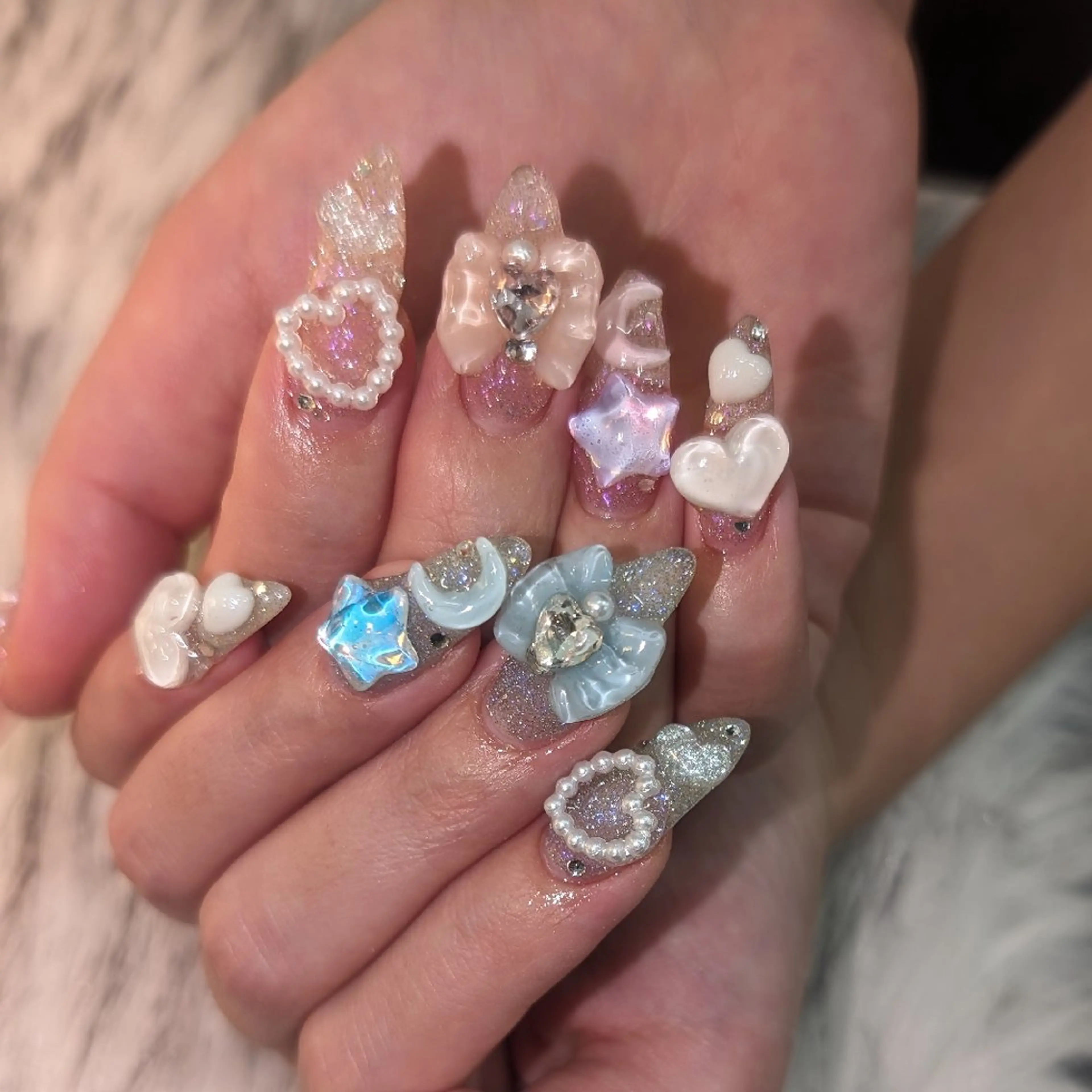 ネイル ハンドネイル RUNWAY 　　の眉毛・アイブロウイメージ