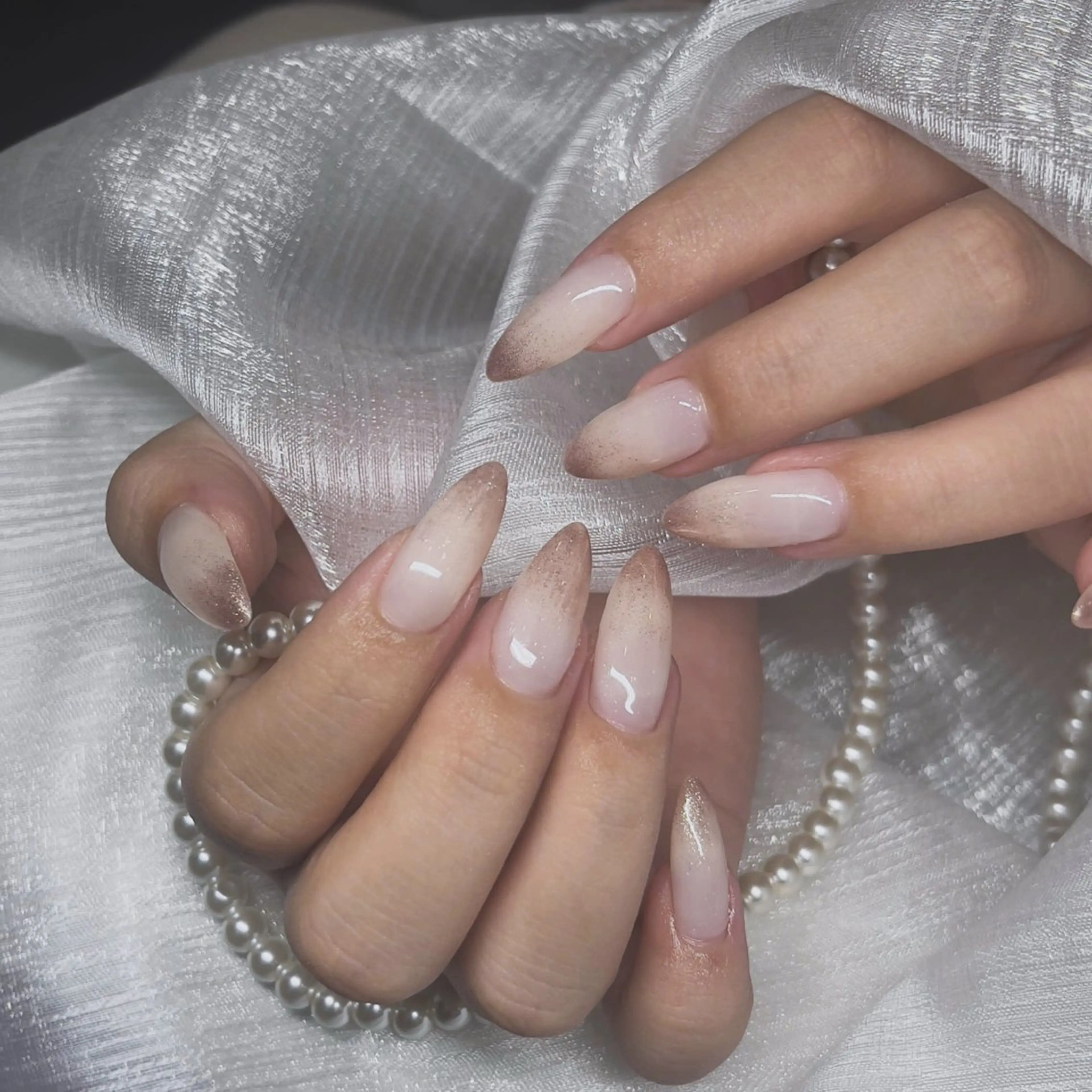 ネイル アートネイル 長さ出し フレンチネイル ジェルネイル グラデーション HA NIのネイルデザイン